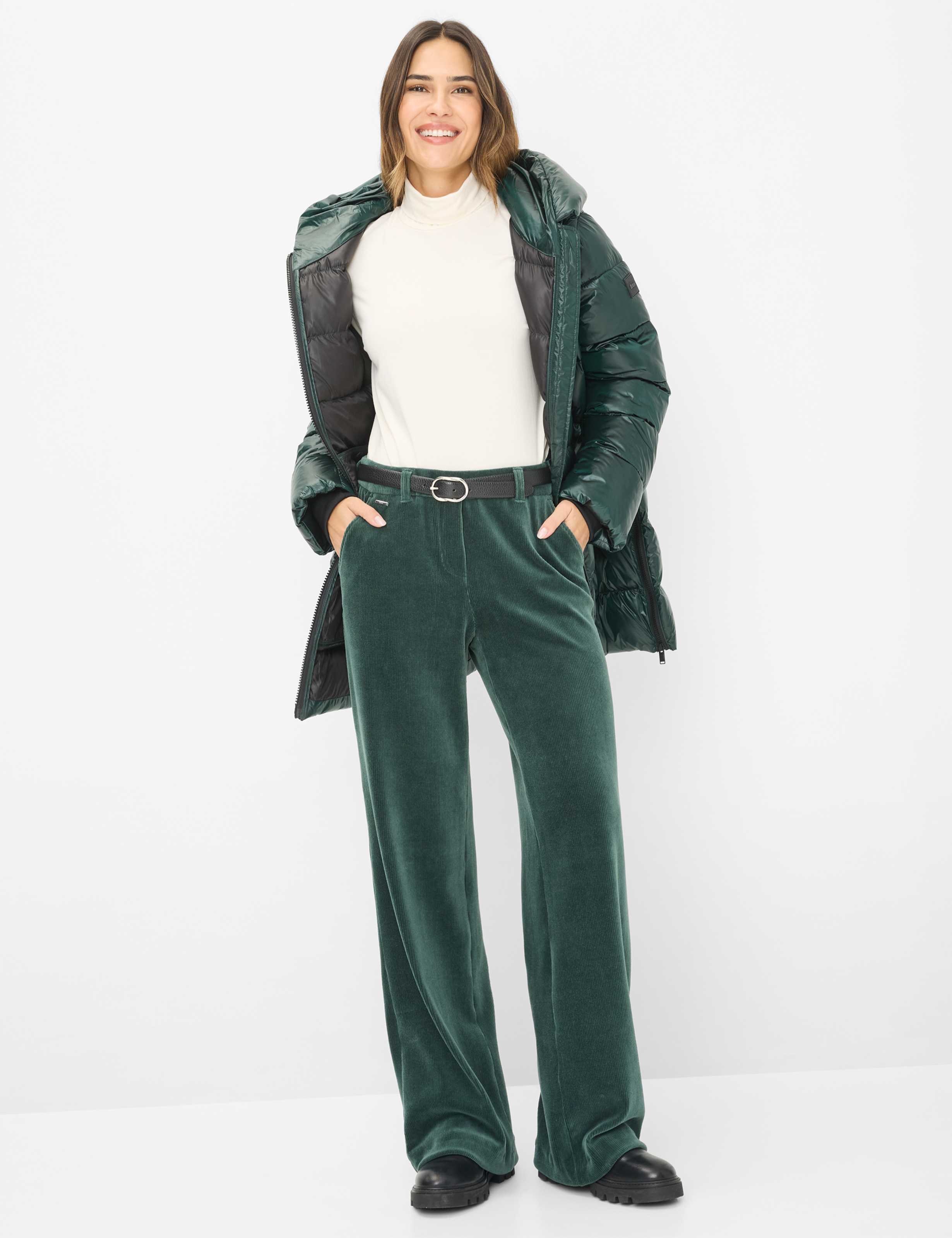 Dame Style MAINE Mørkegrøn Wide Leg Model Outfit