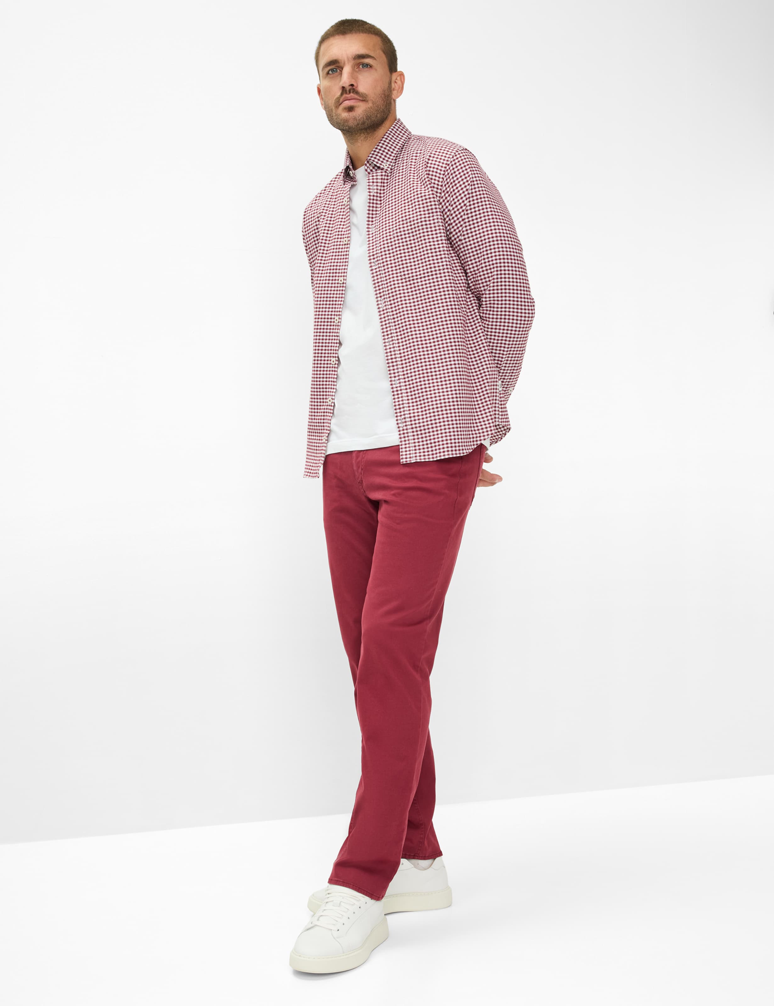 Homme Style COOPER Rouge Foncé Regular Fit Tenue du mannequin