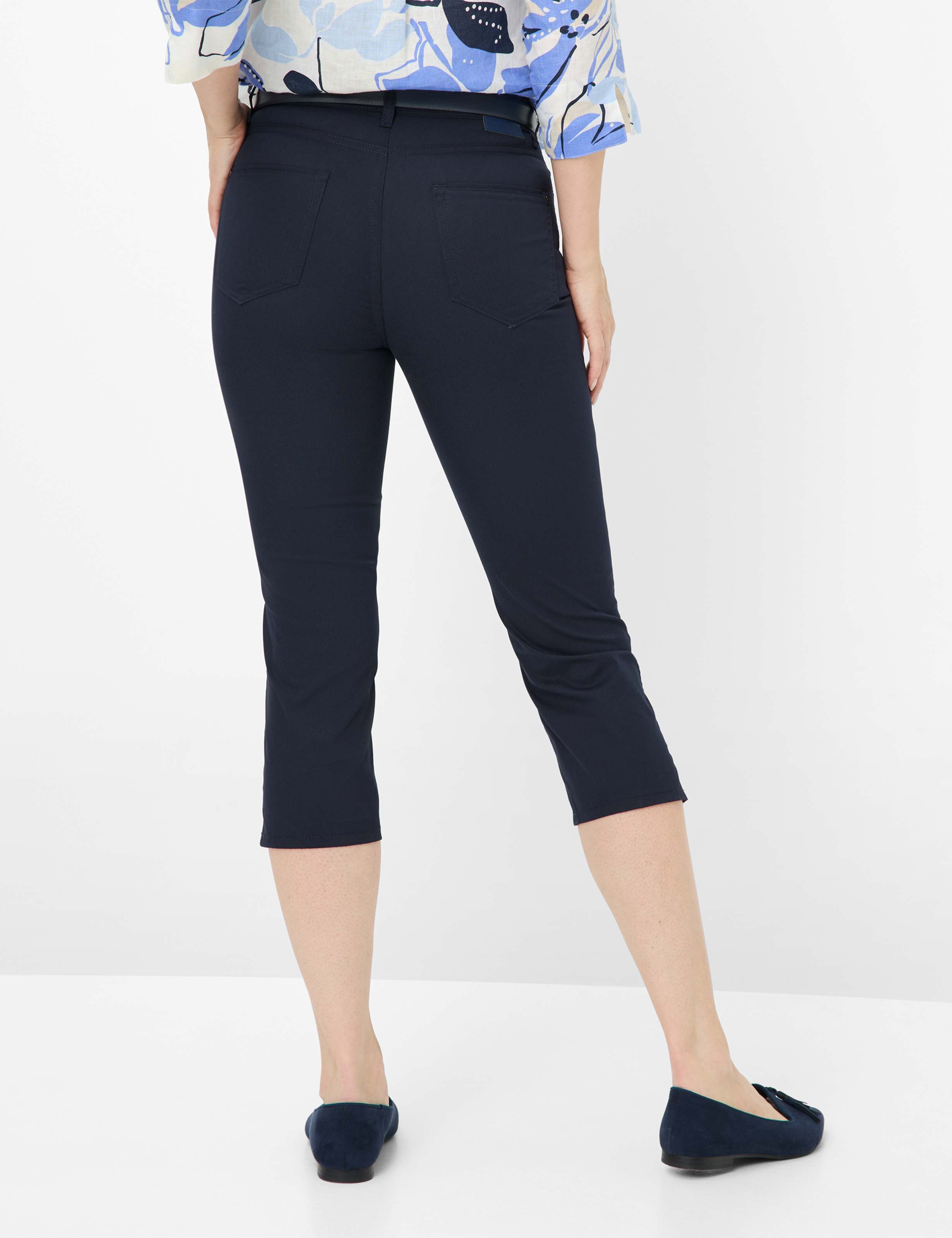 Damen Style MARY C Dunkelblau Regular Fit Model Rueck