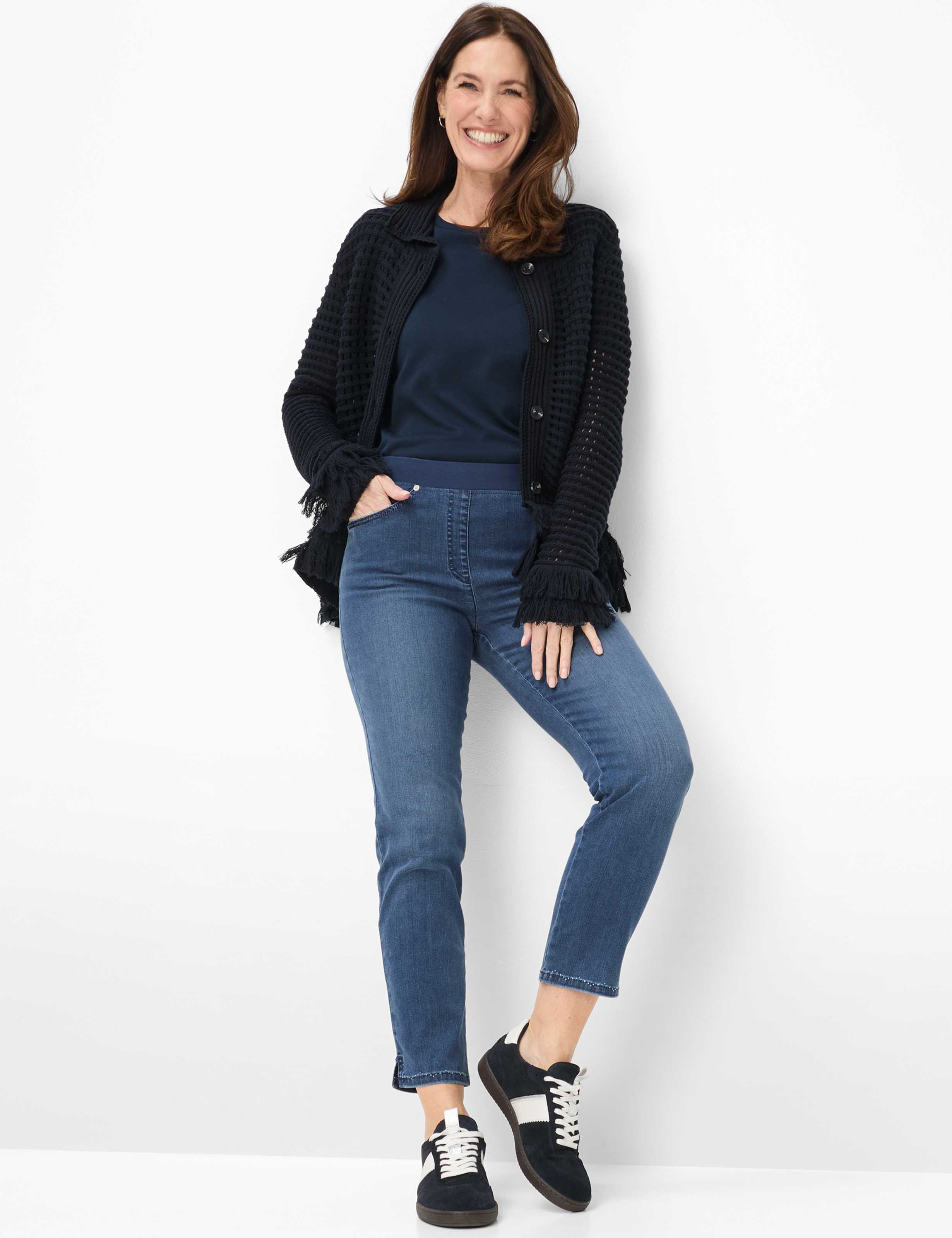 Femme Style PAMINA 6/8 Denim Bleu Slim Fit Tenue du mannequin