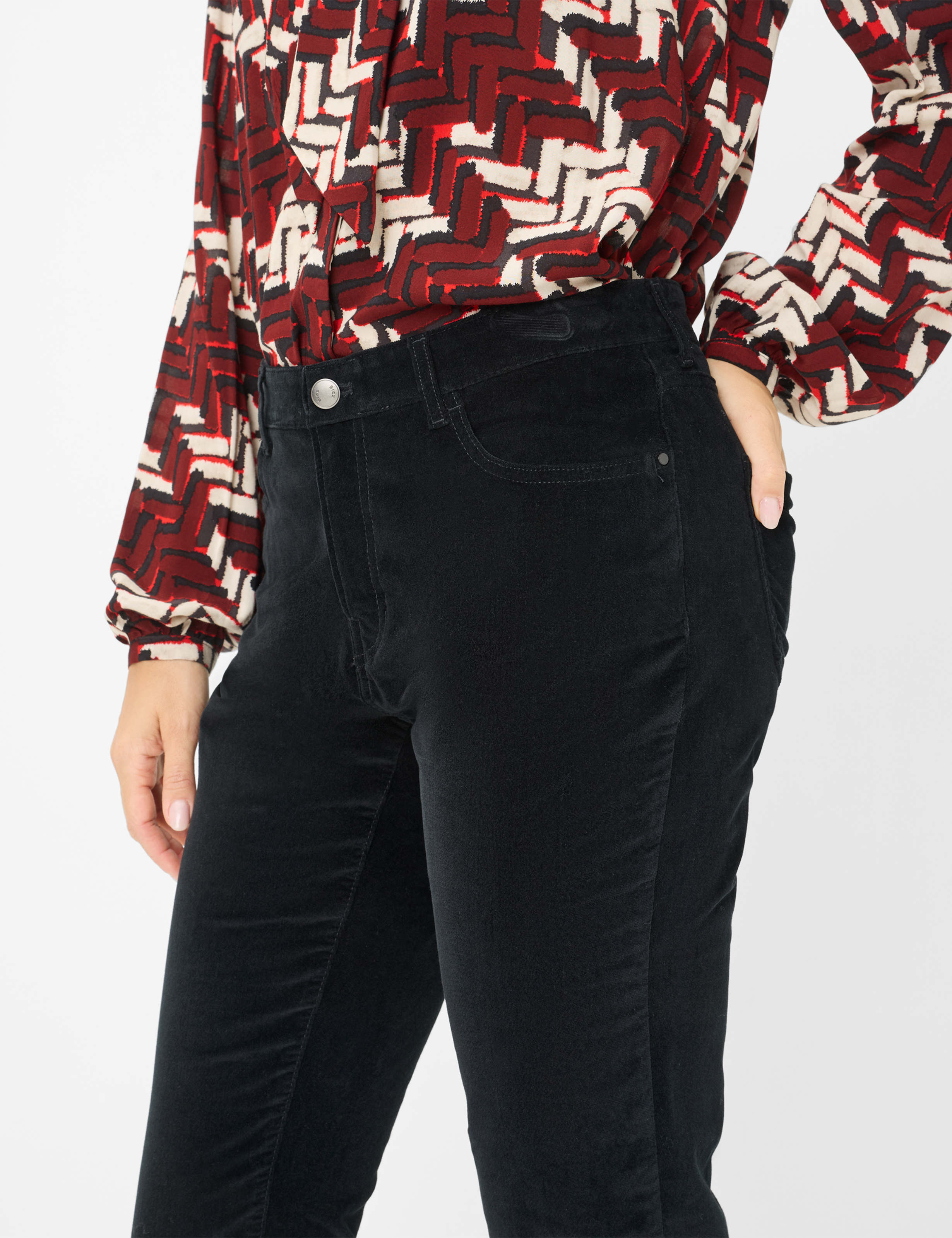Women Style MARY Black Regular Fit Detail 2