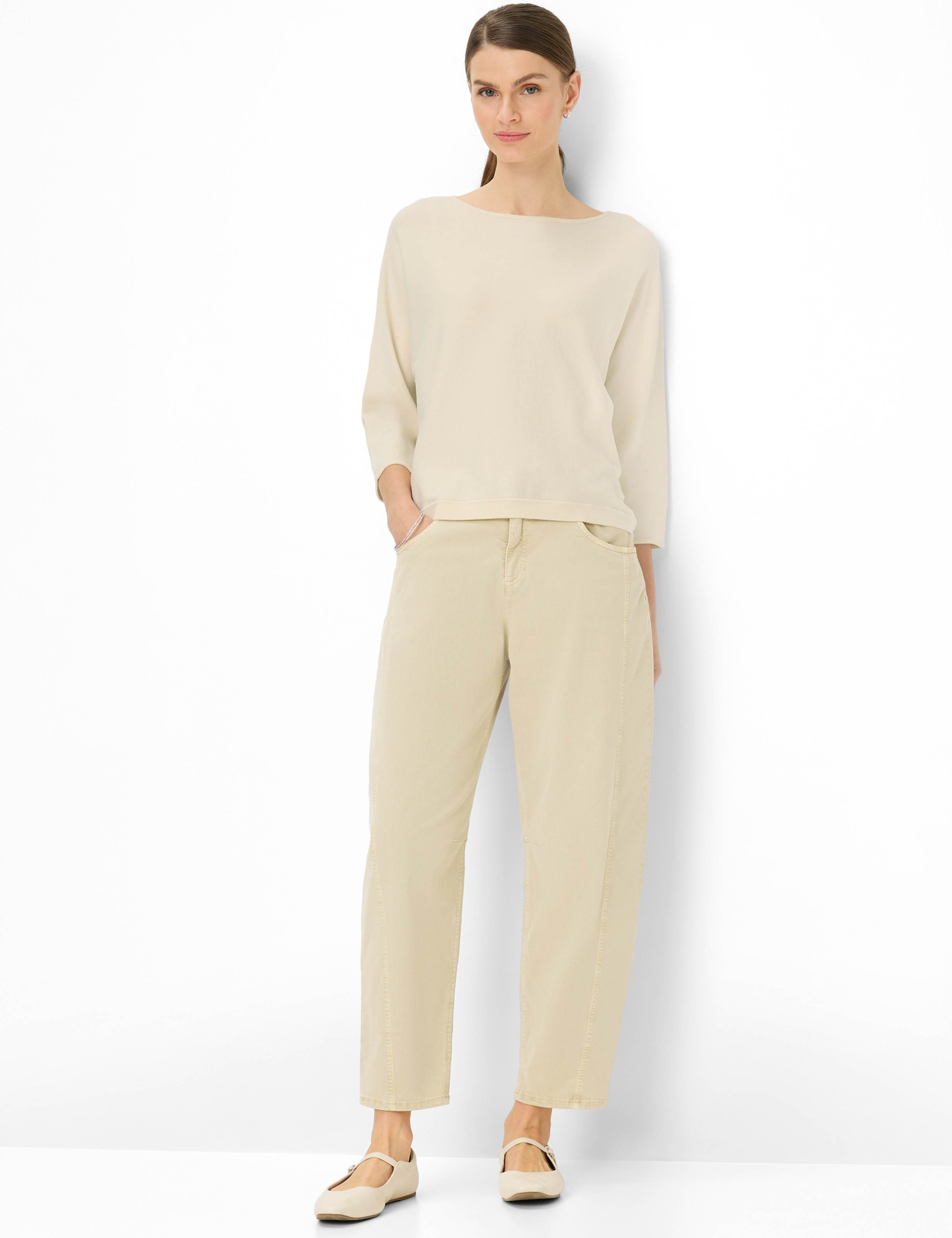 Femme Style EMMA Beige  Tenue du mannequin