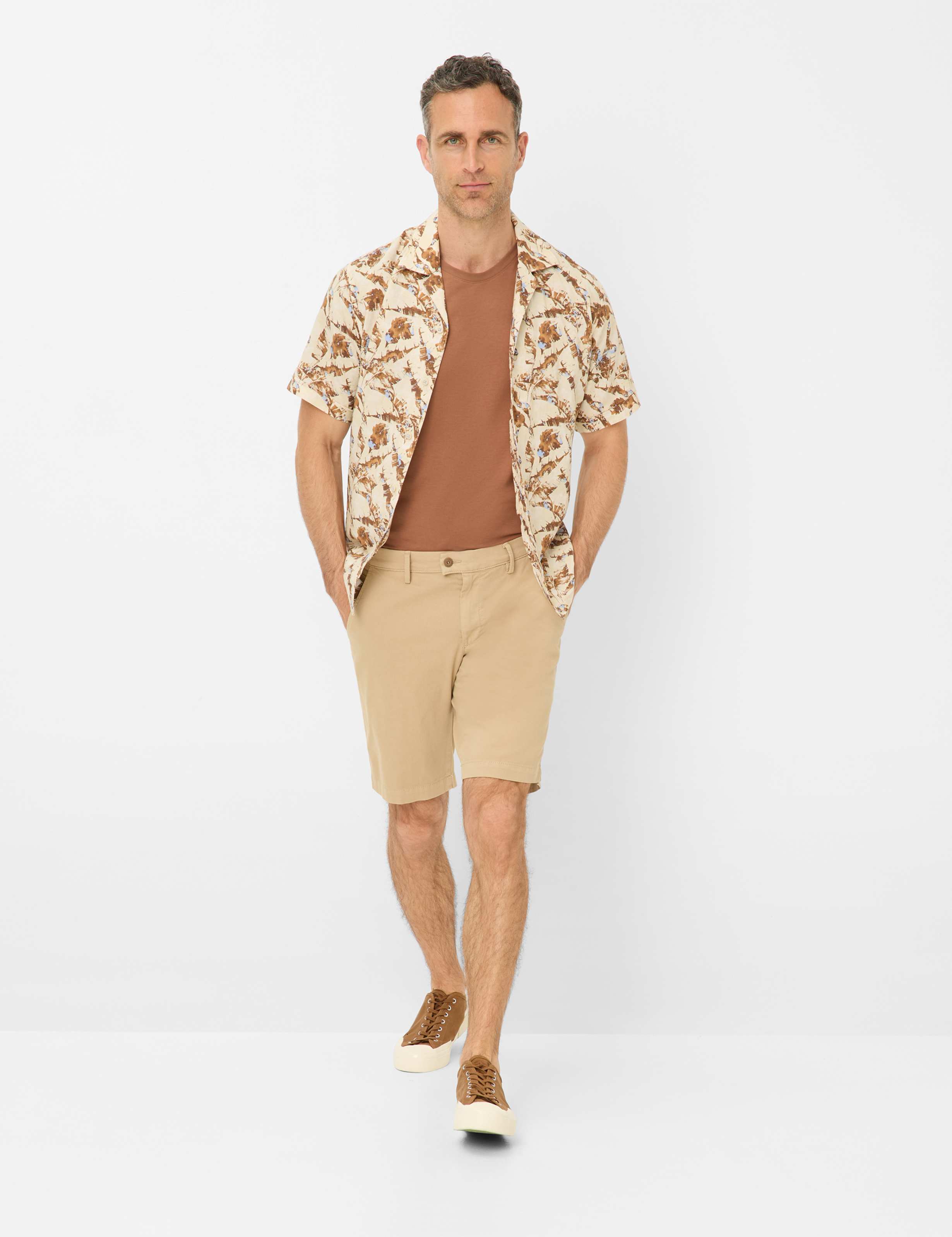 Homme Style BOSSE Beige Regular Fit Tenue du mannequin