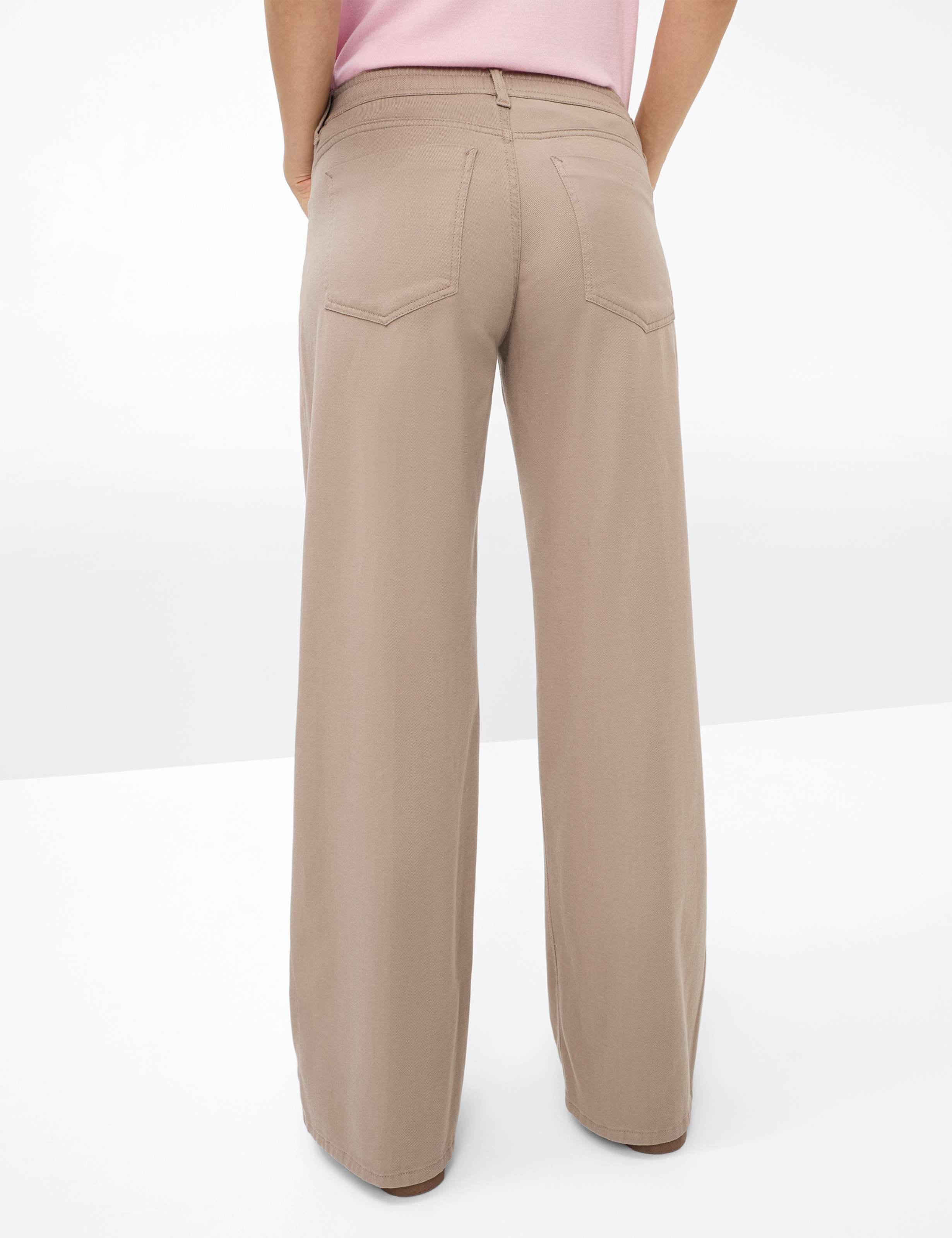 Dames Style MORGAN Bruin Wide Leg Model achterkant