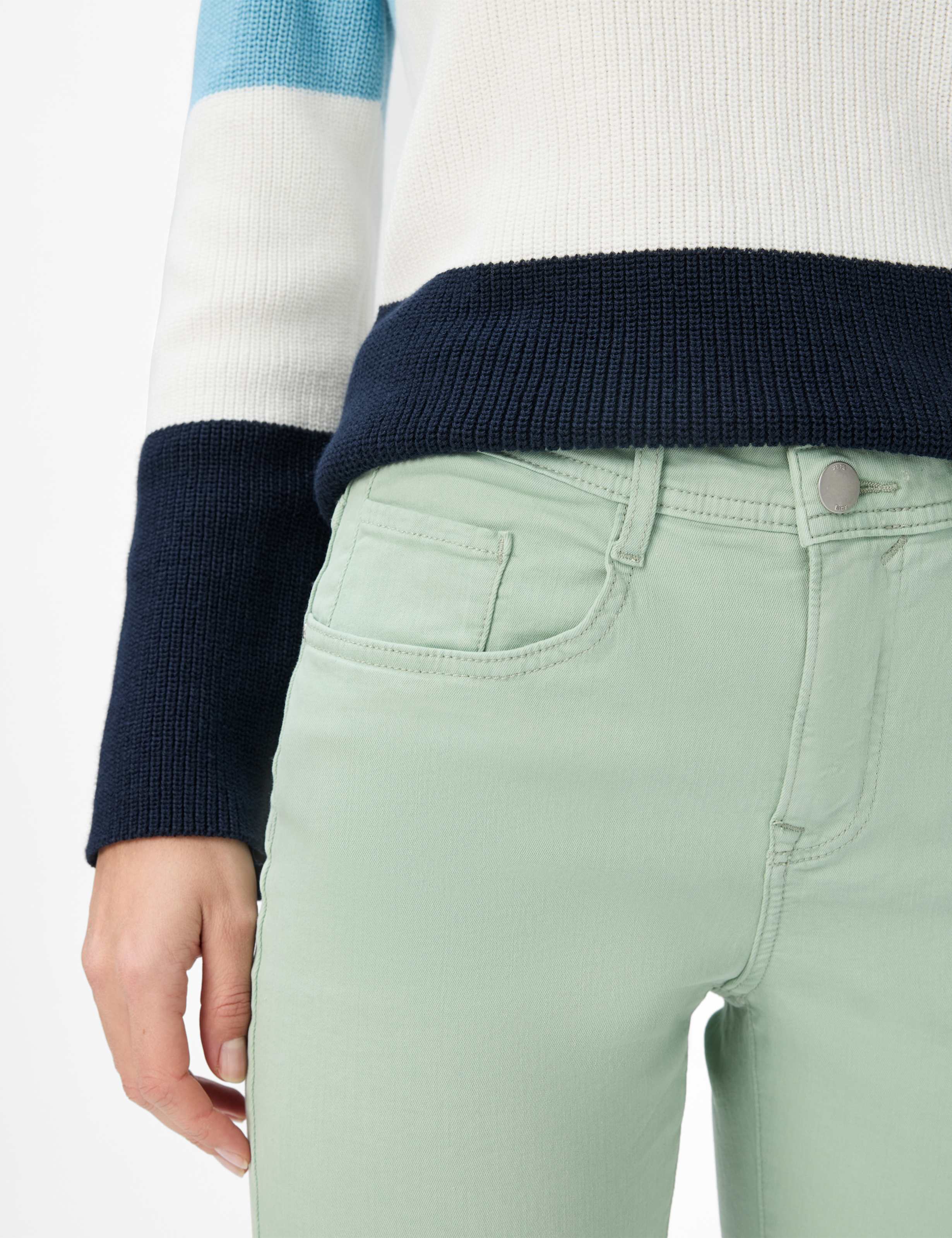 Women Style CAROLA Denim Light Green Feminine Fit Detail 2
