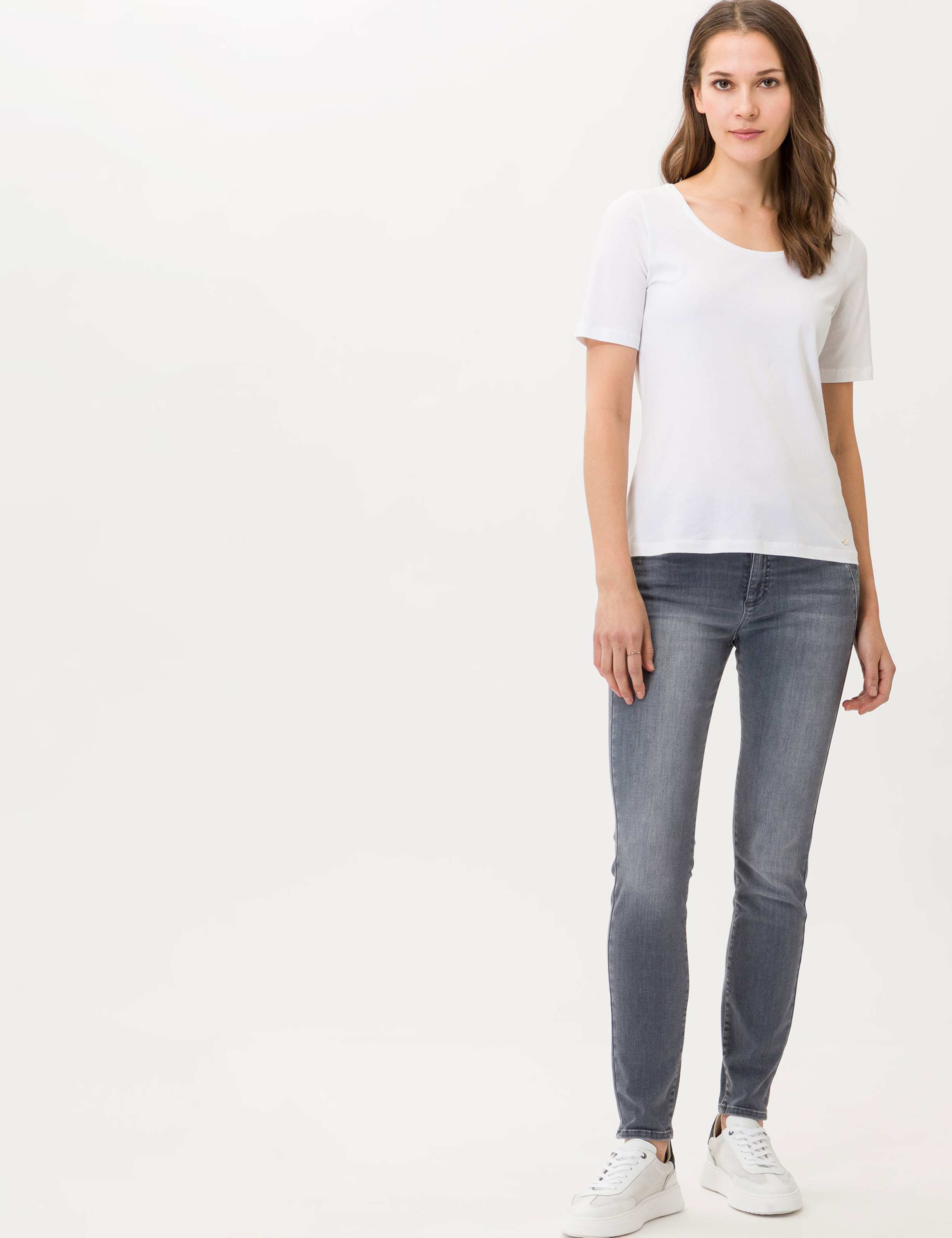 Damen Style CORA Cremeweiß  Model Outfit