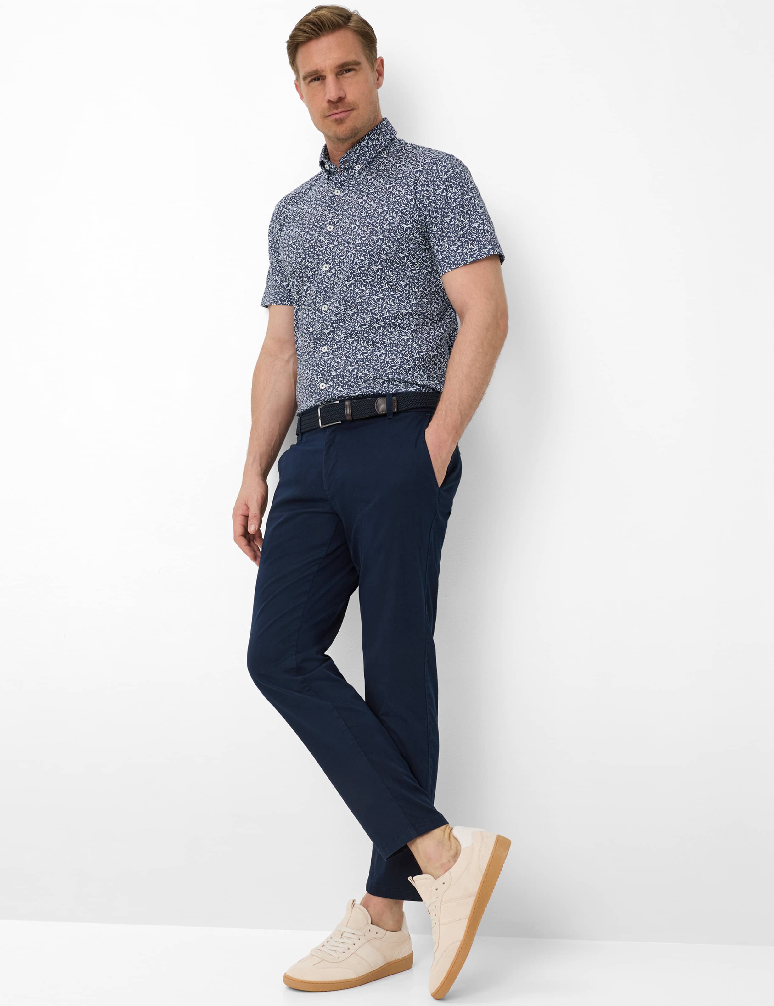 Men Style PHIL Dark Blue Tapered Fit Model Outfit