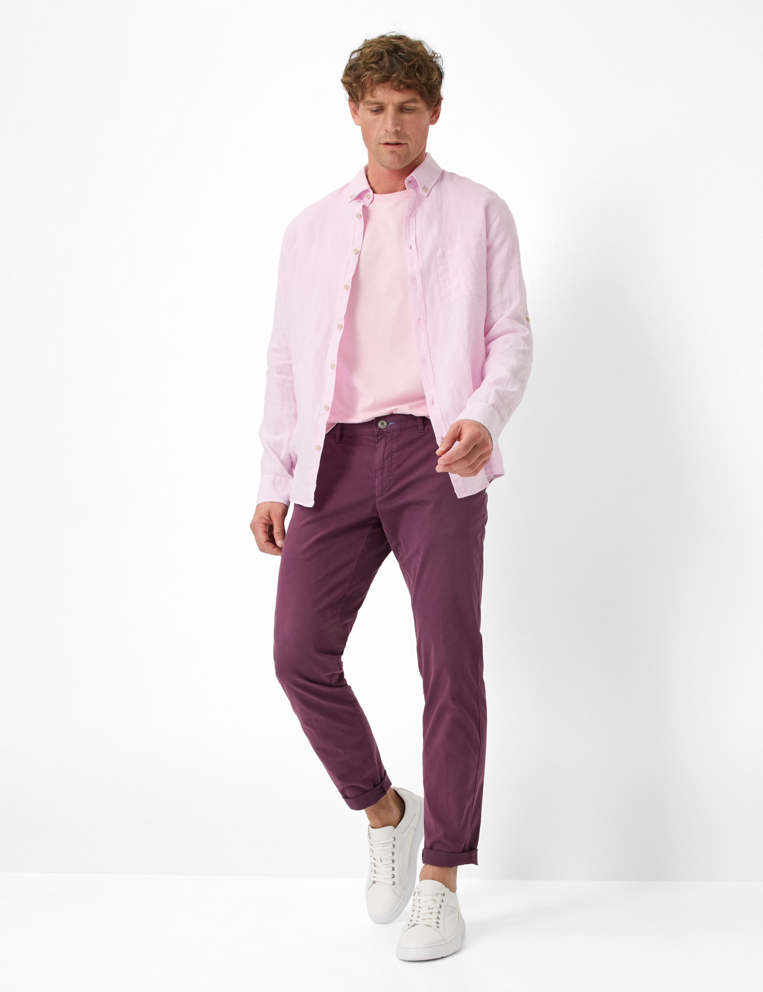 Herren Style SILVIO Dunkles Lila Slim Fit Model Outfit