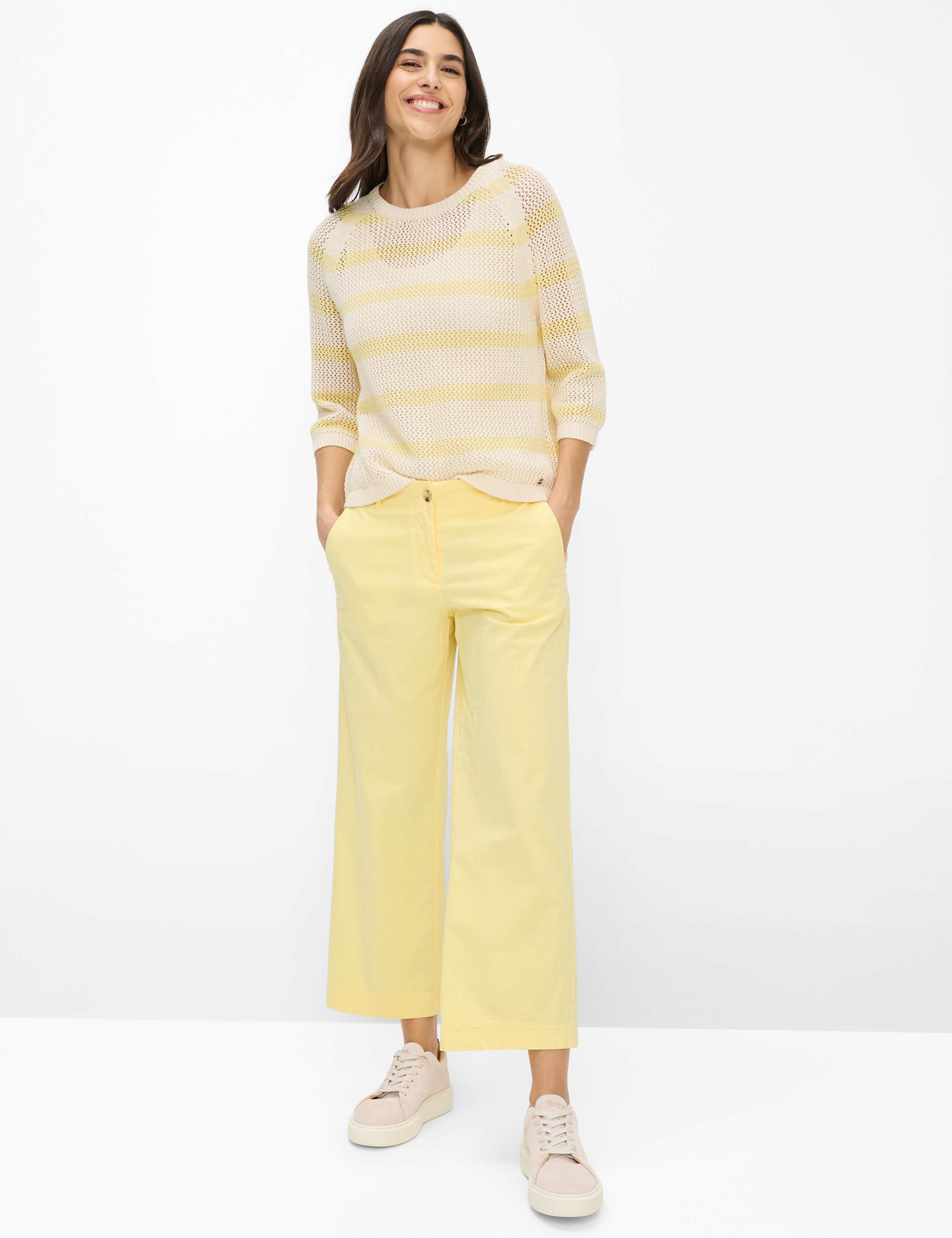 Femme Style NALA Jaune Clair  Tenue du mannequin