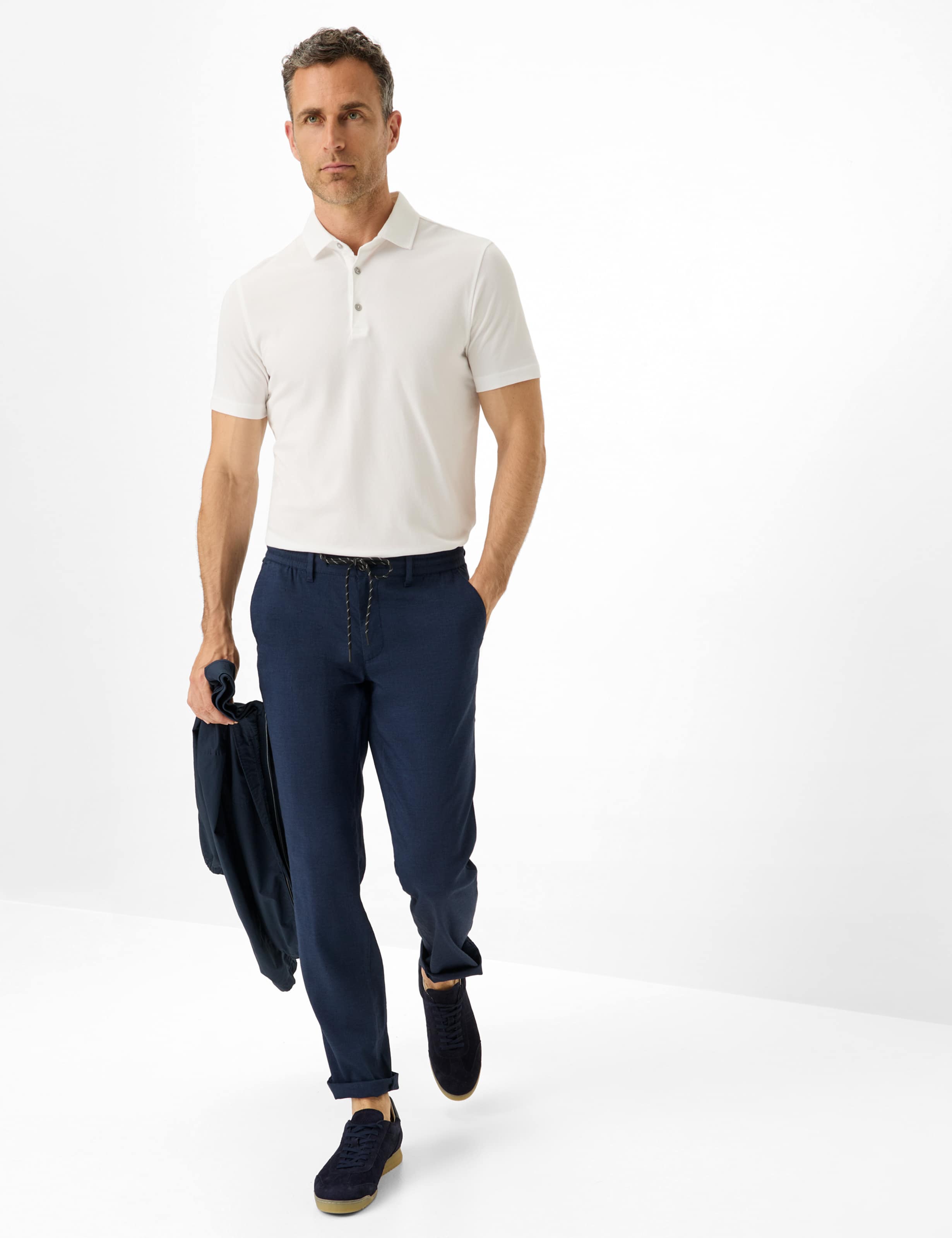 Herren Style TILL Dunkelblau Regular Fit Model Outfit