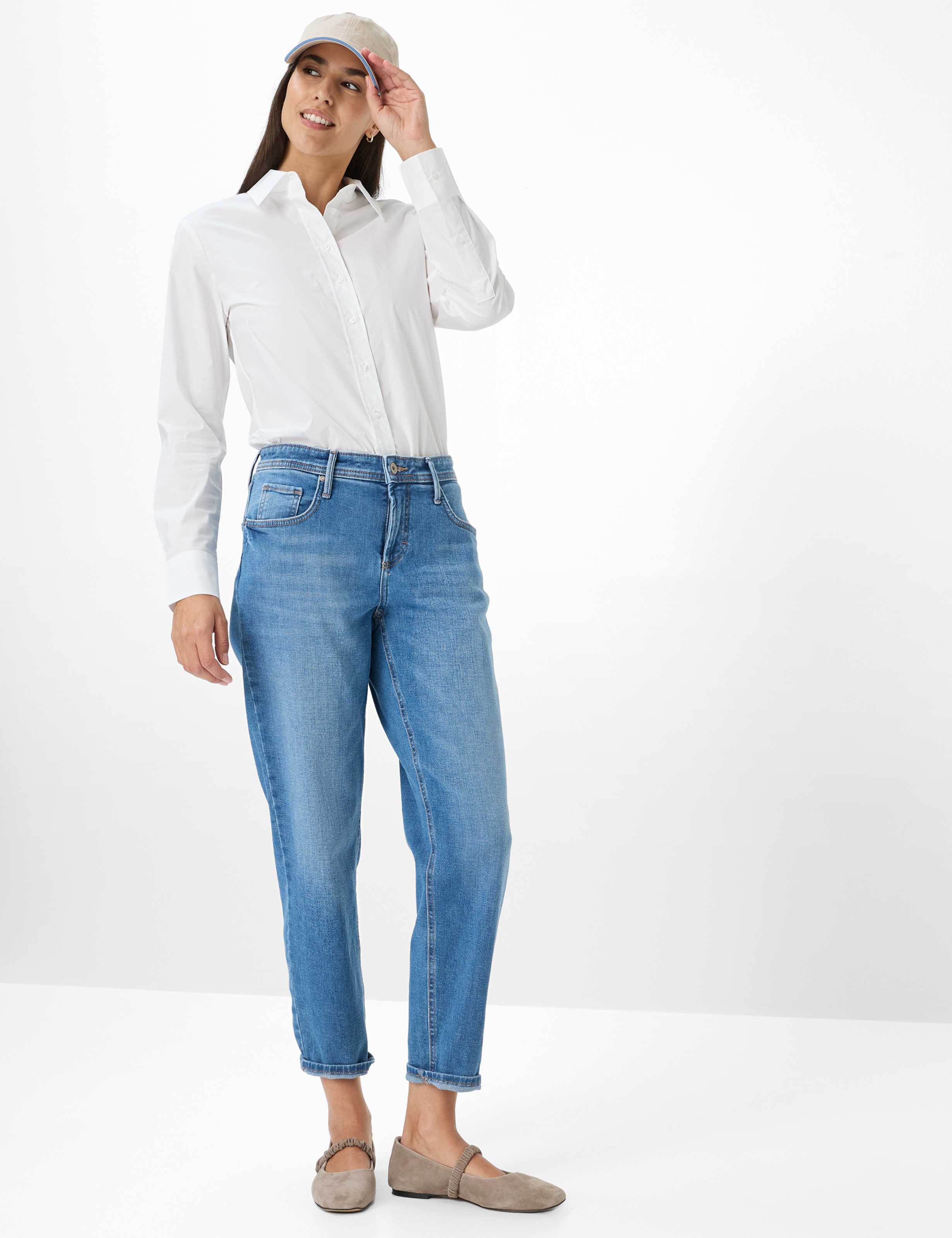 Damen Style MILEY S Denim Hellblau Modern Fit Model Outfit