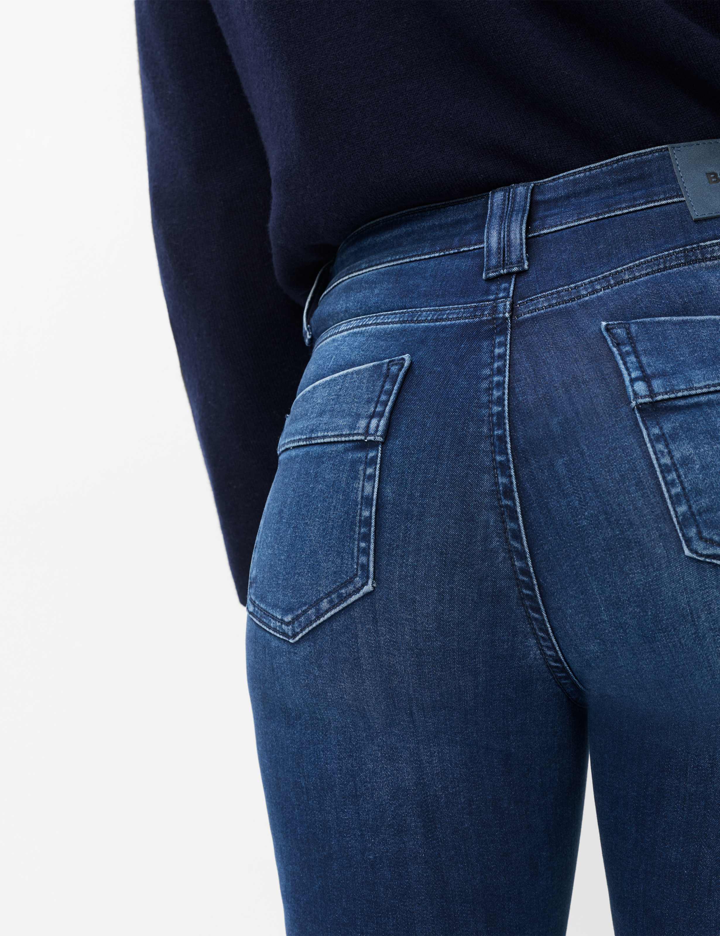 Dame Style CAROLA Denim Blå Regular Feminine Fit Detalje 2