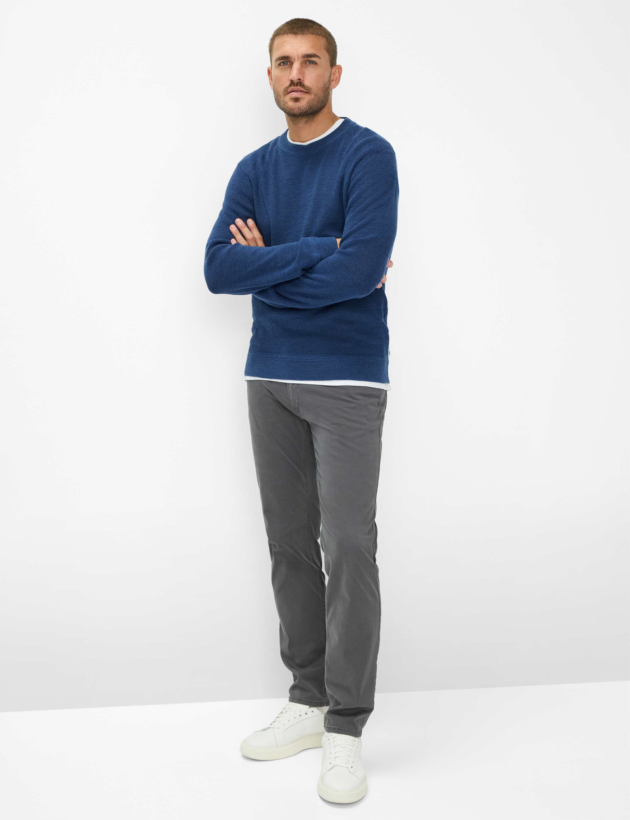 Herren Style CHUCK Grau Modern Fit Model Outfit