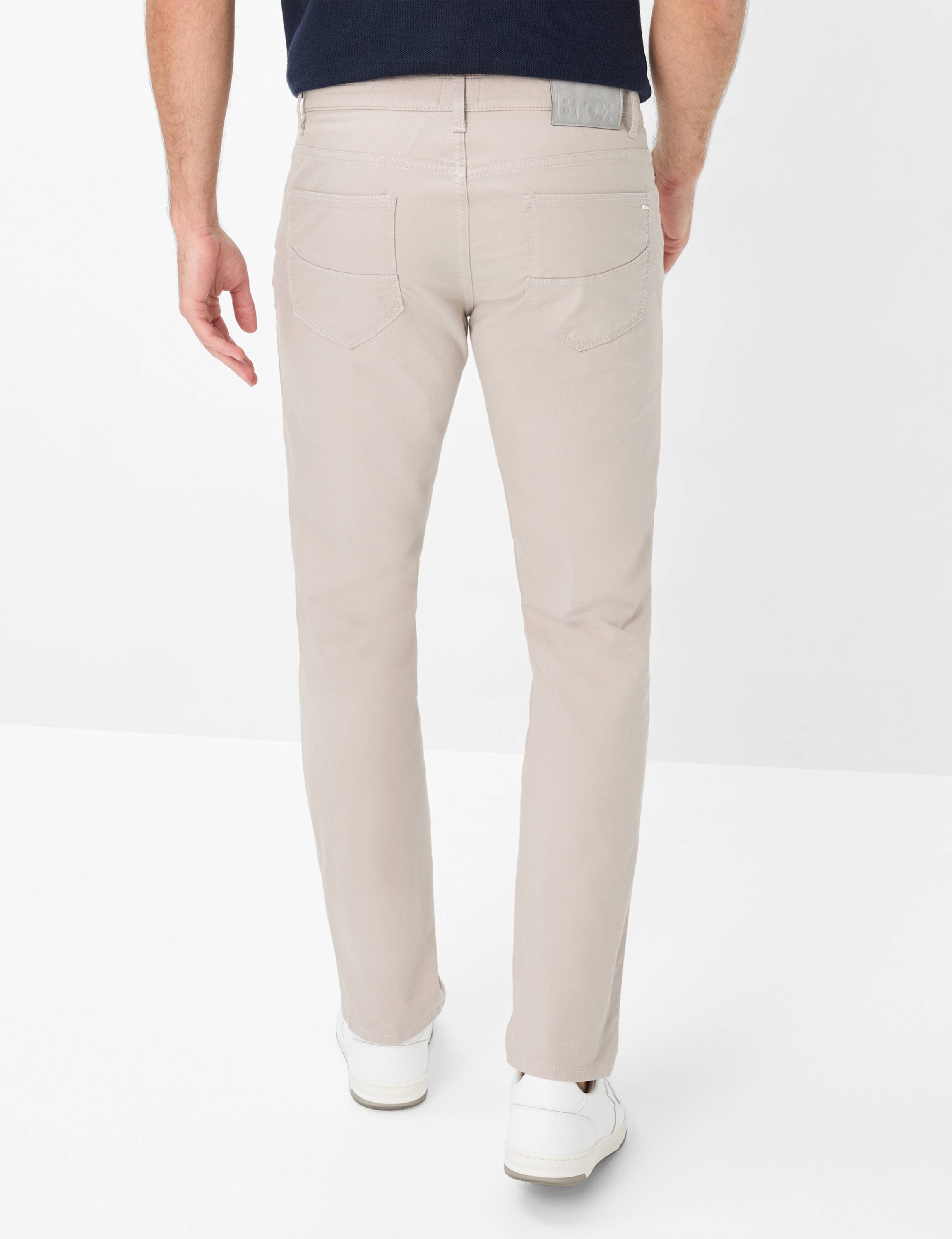 Herren Style CADIZ Beige Straight Fit Model Rueck