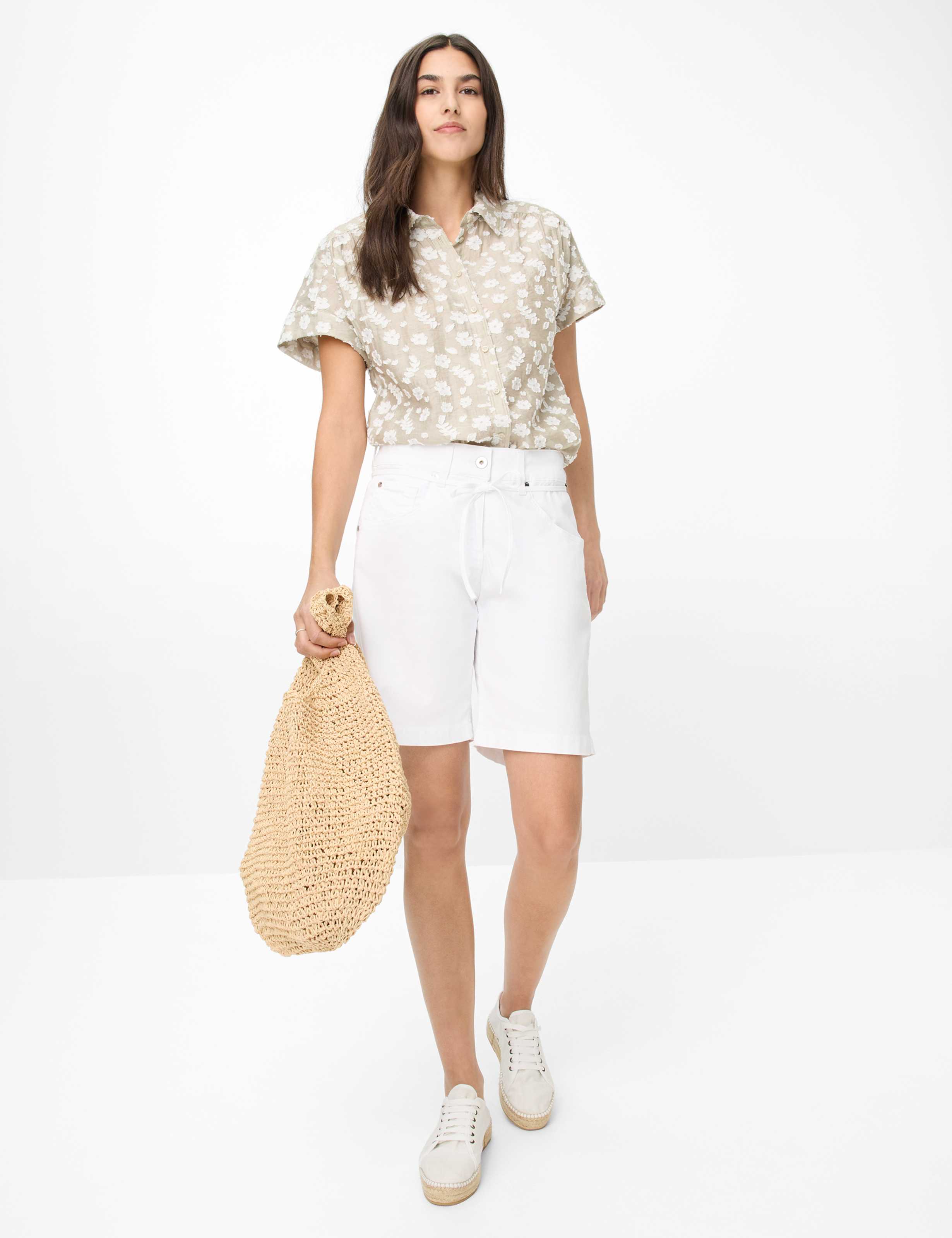 Damen Style MAINE B Denim Weiß Wide Leg Model Outfit