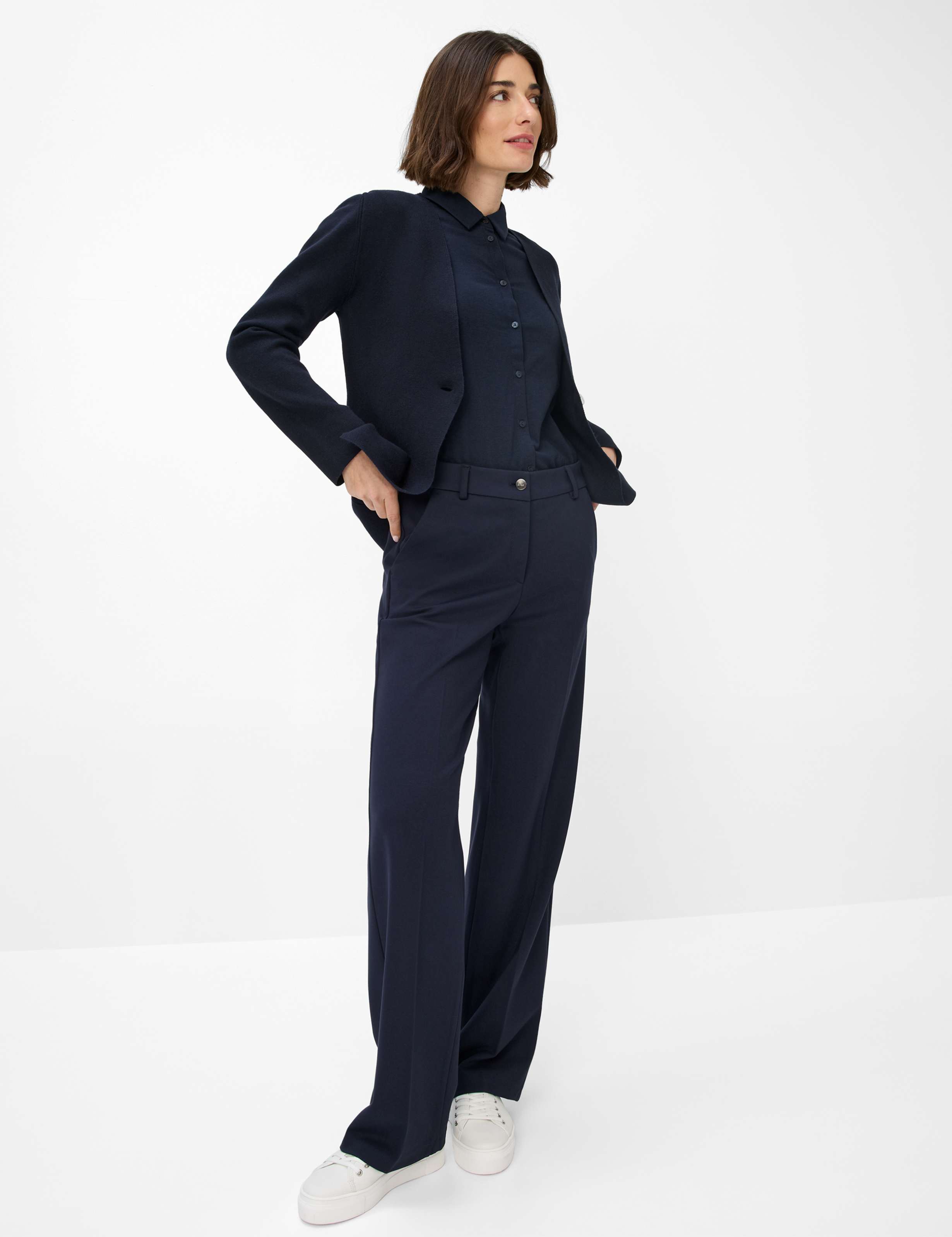 Damen Style AMANDA Dunkelblau  Model Outfit