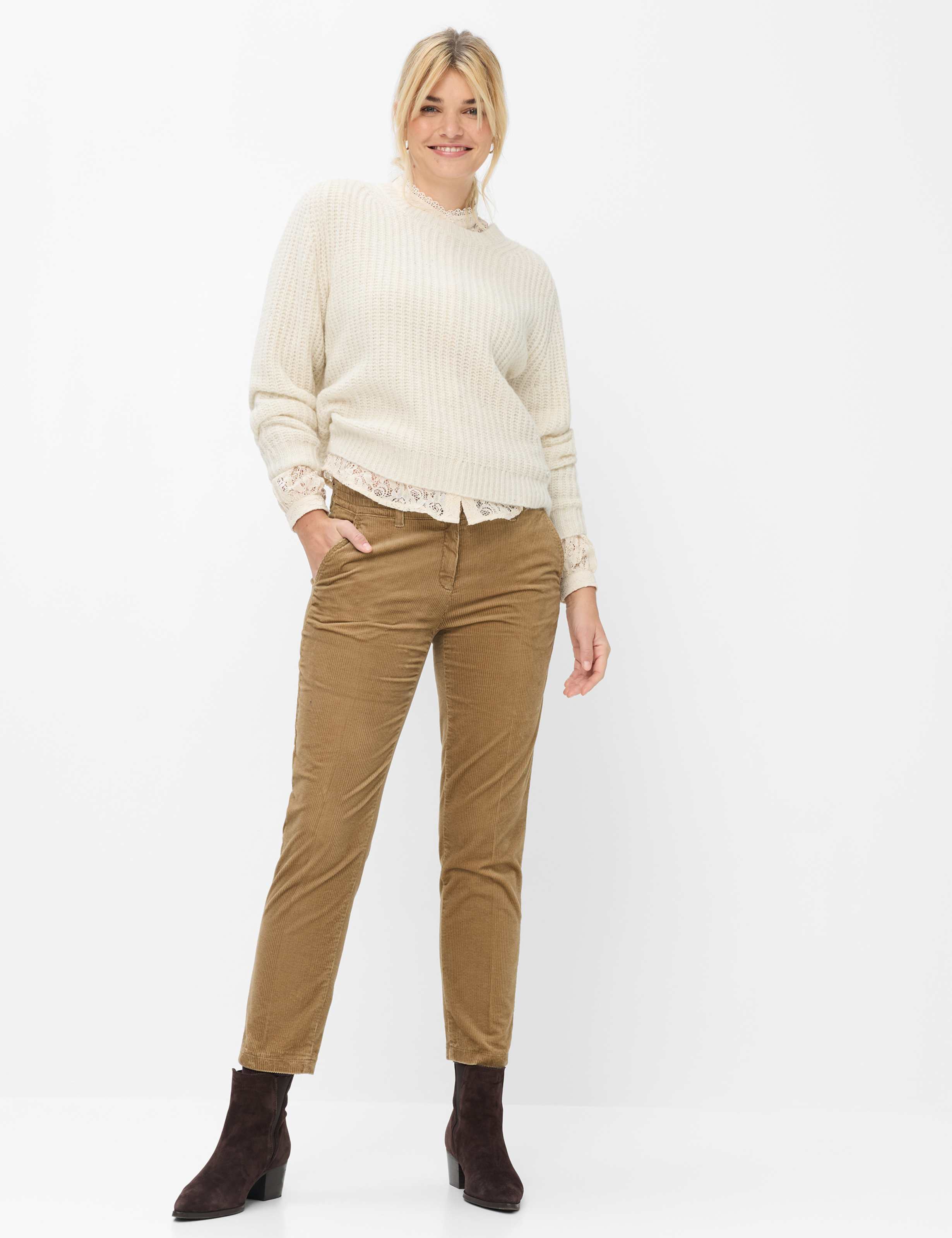 Femme Style LESLEY Offwhite  Tenue du mannequin