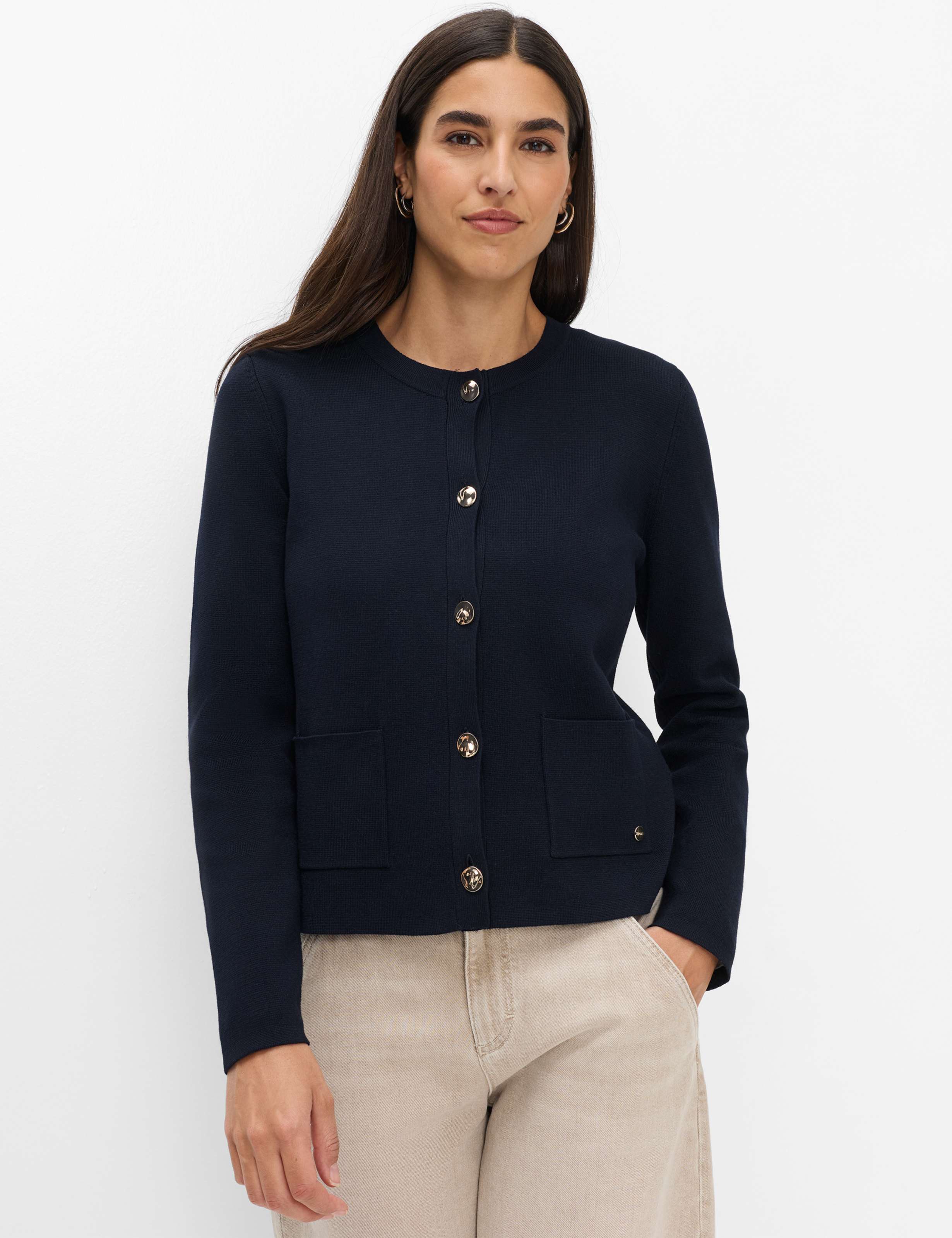 Femme Style AMI Bleu Foncé  Devant mannequin