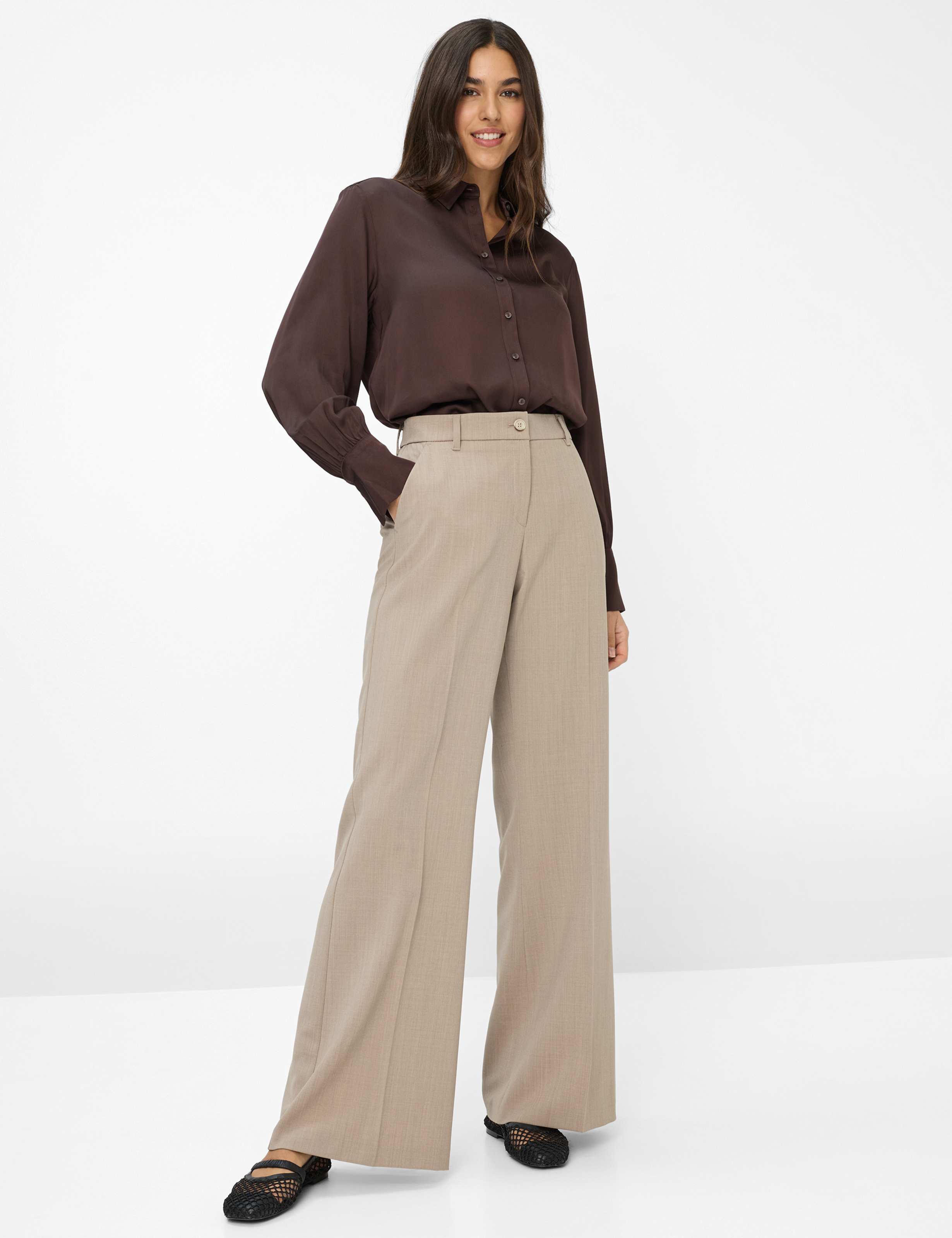 Damen Style VIC Dunkelbraun  Model Outfit