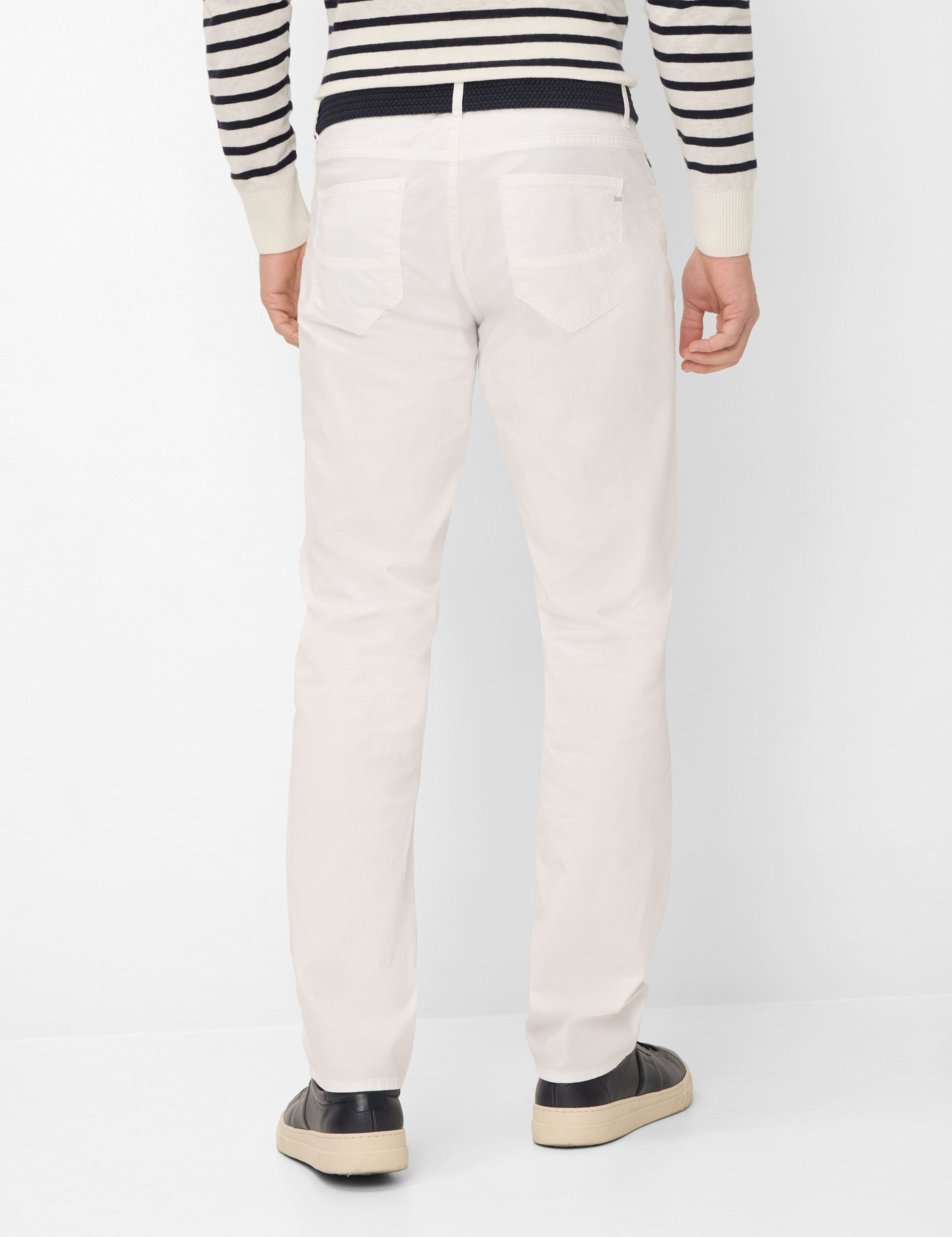 Herren Style CADIZ Weiß Straight Fit Model Rueck