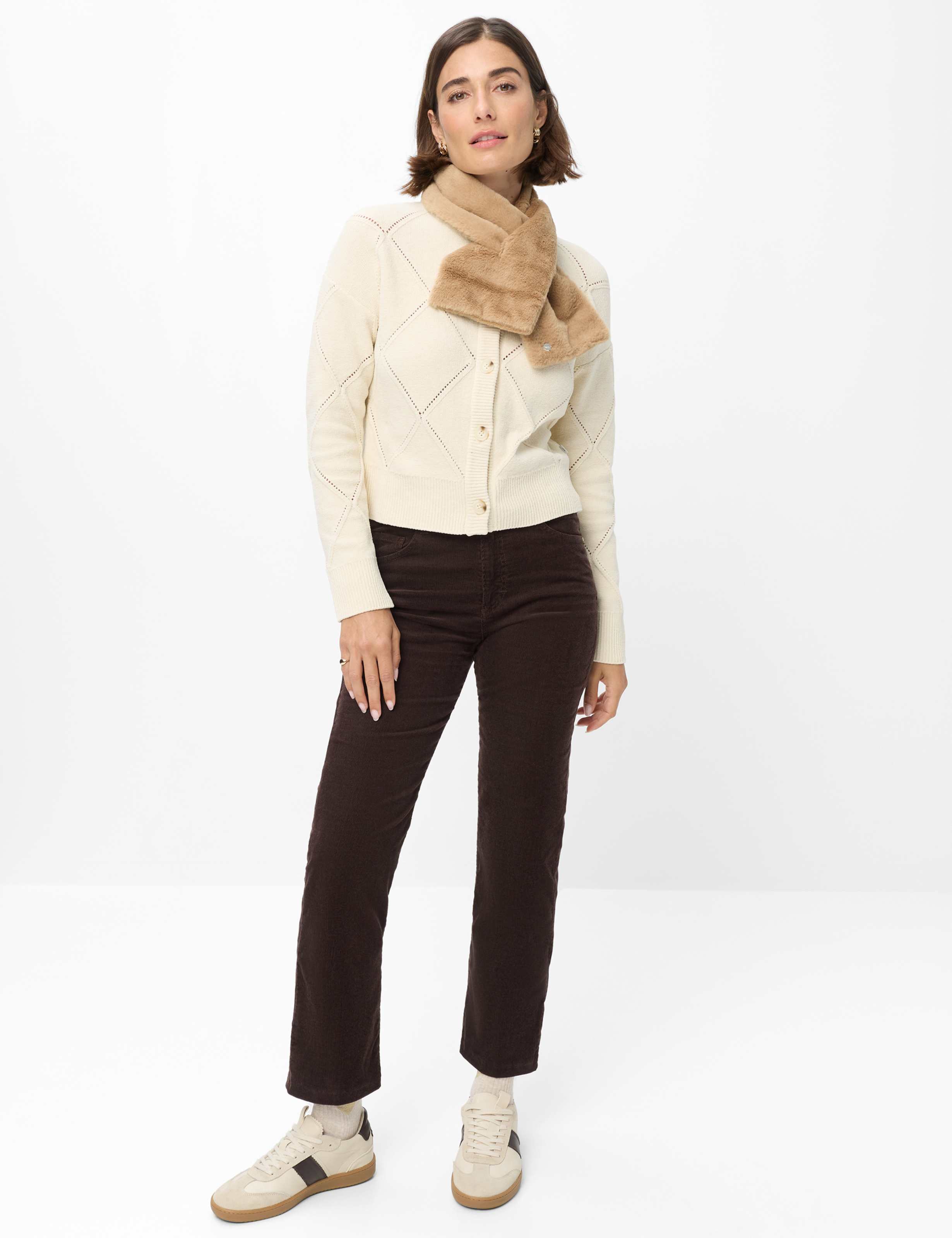 Women Style MAY S Dark Brown Cigarette Fit Model Outfit