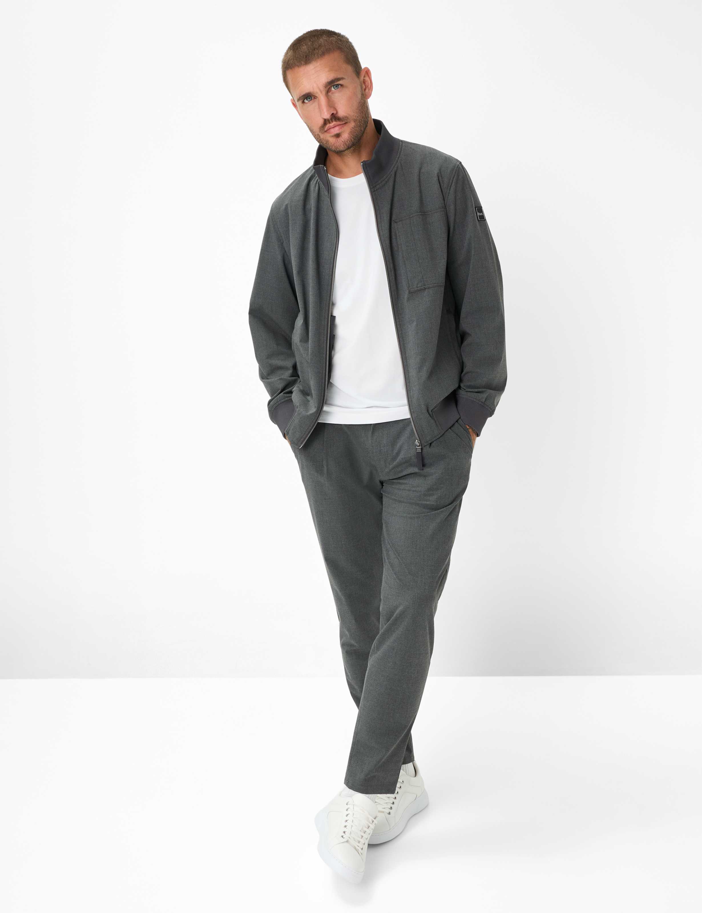 Heren Style ENZO Mediumgrijs  Model outfit