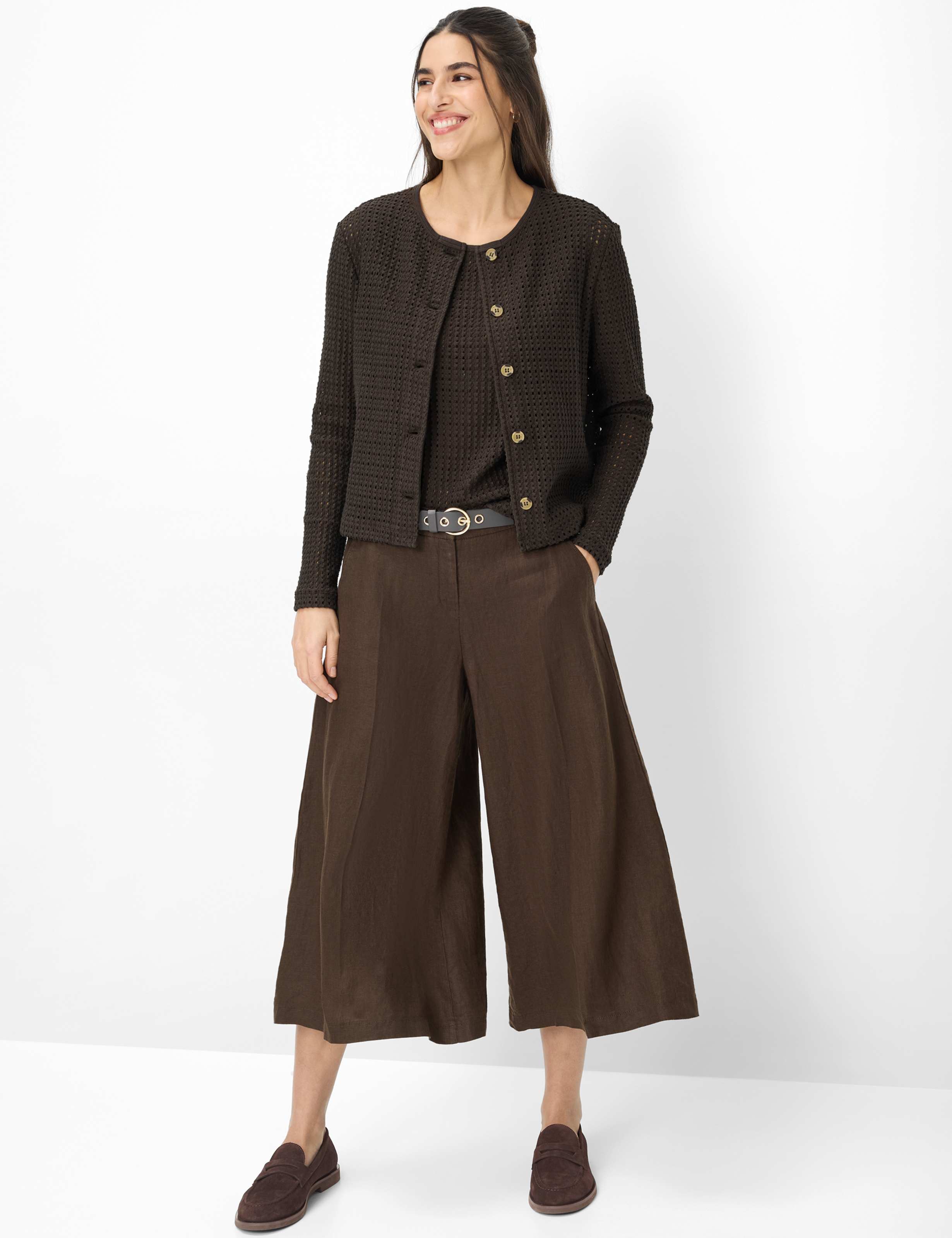 Femme Style BRENDA L Marron Foncé  Tenue du mannequin