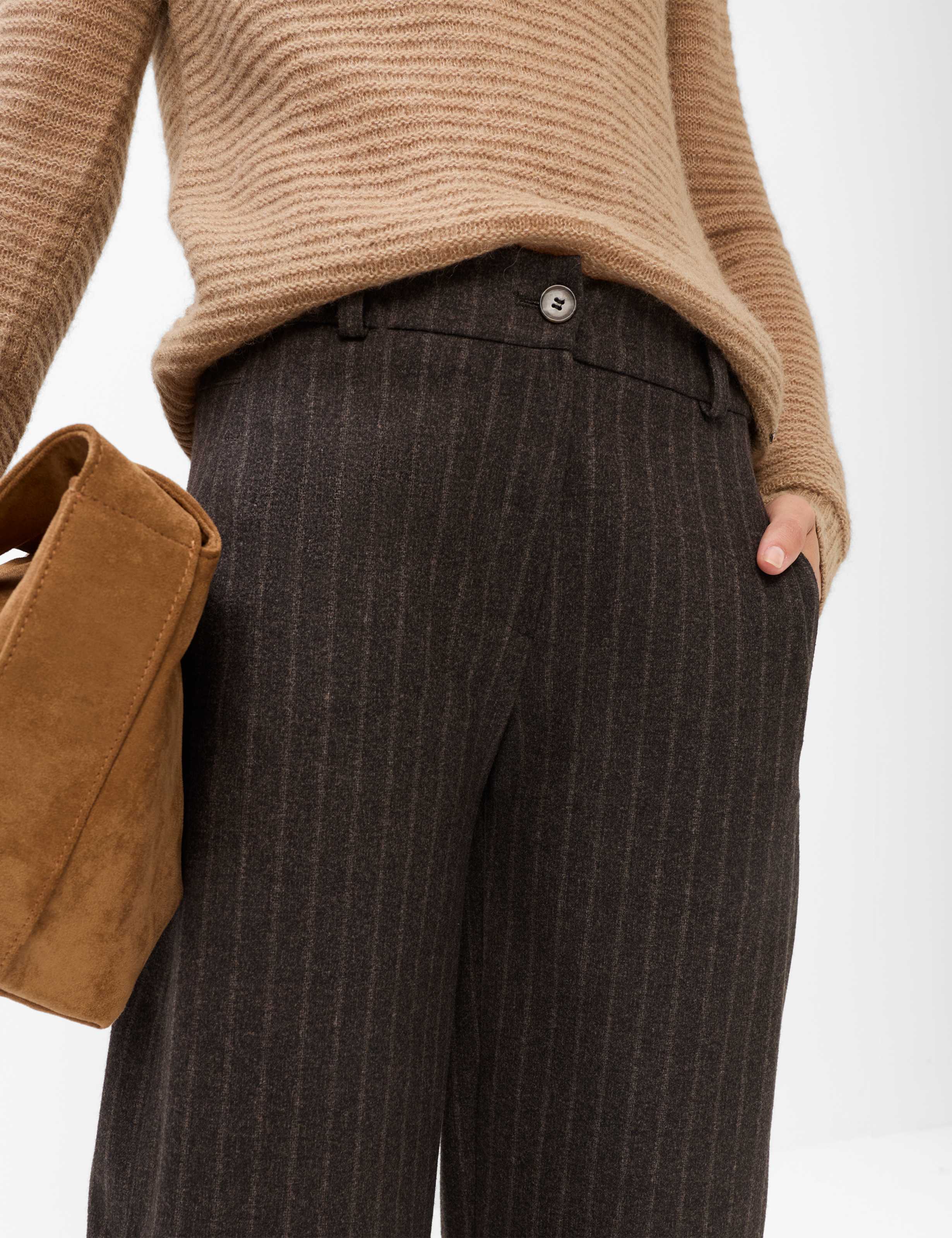 Femme Style PEGGY O Marron Foncé Slim Fit Détail 1