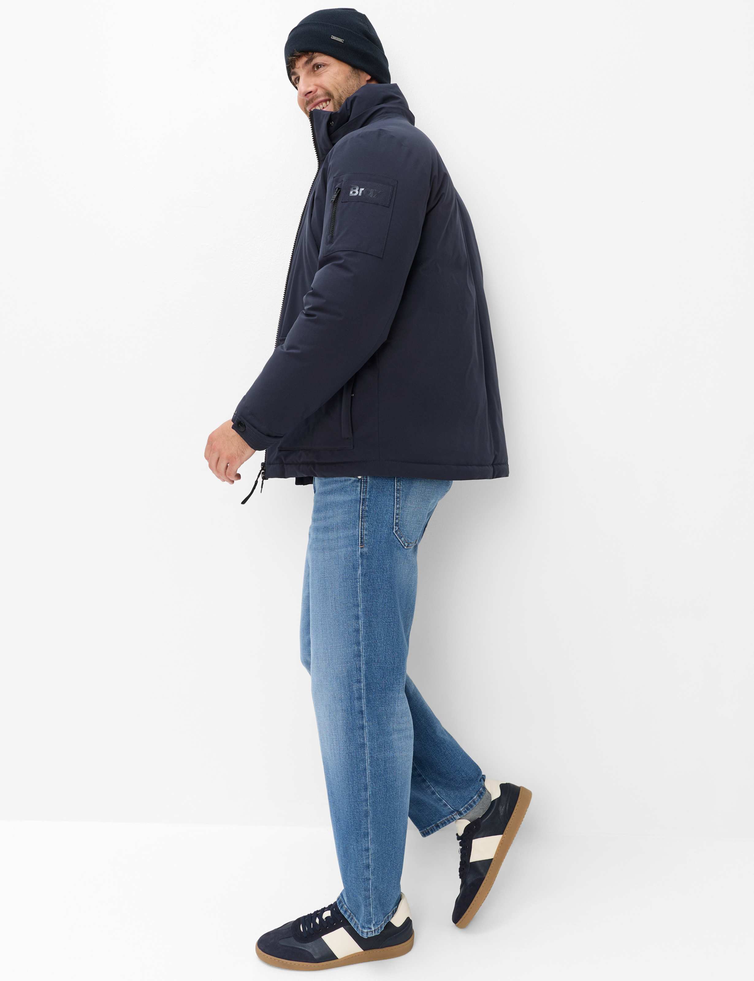 Homme Style BILL Bleu Foncé  Tenue du mannequin