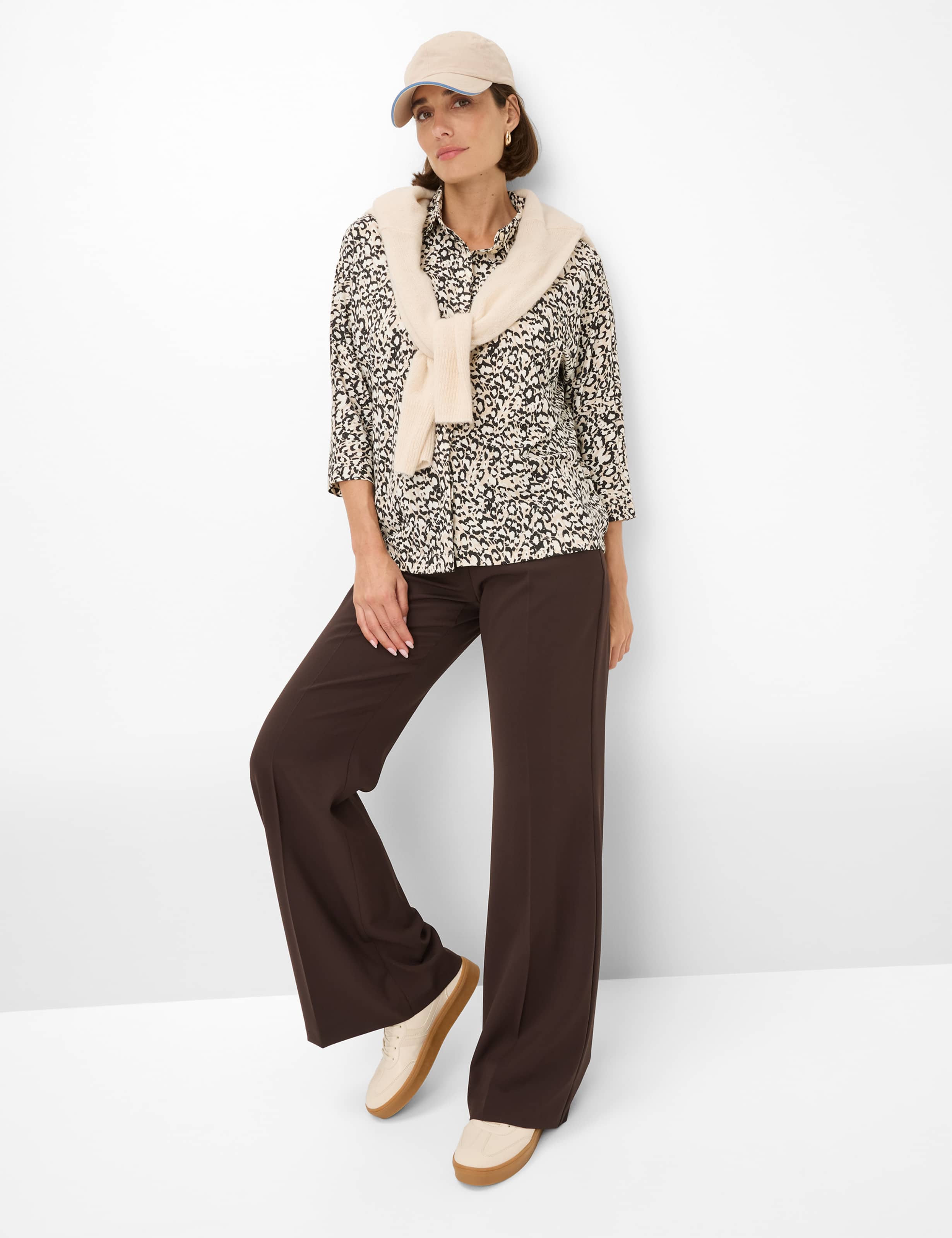 Damen Style CELIA M Cremeweiß  Model Outfit