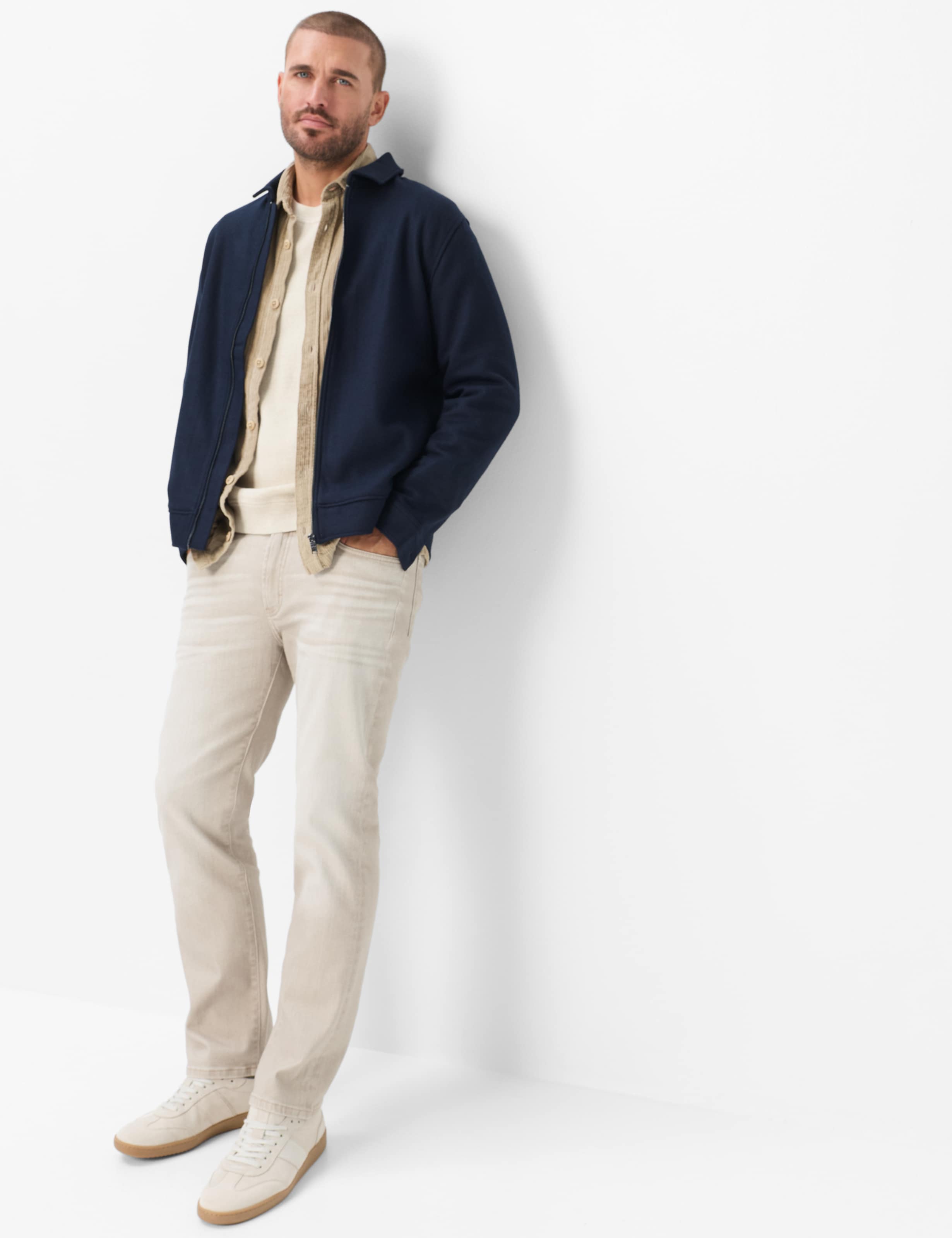 Homme Style SANTIAGO Bleu Foncé  Tenue du mannequin