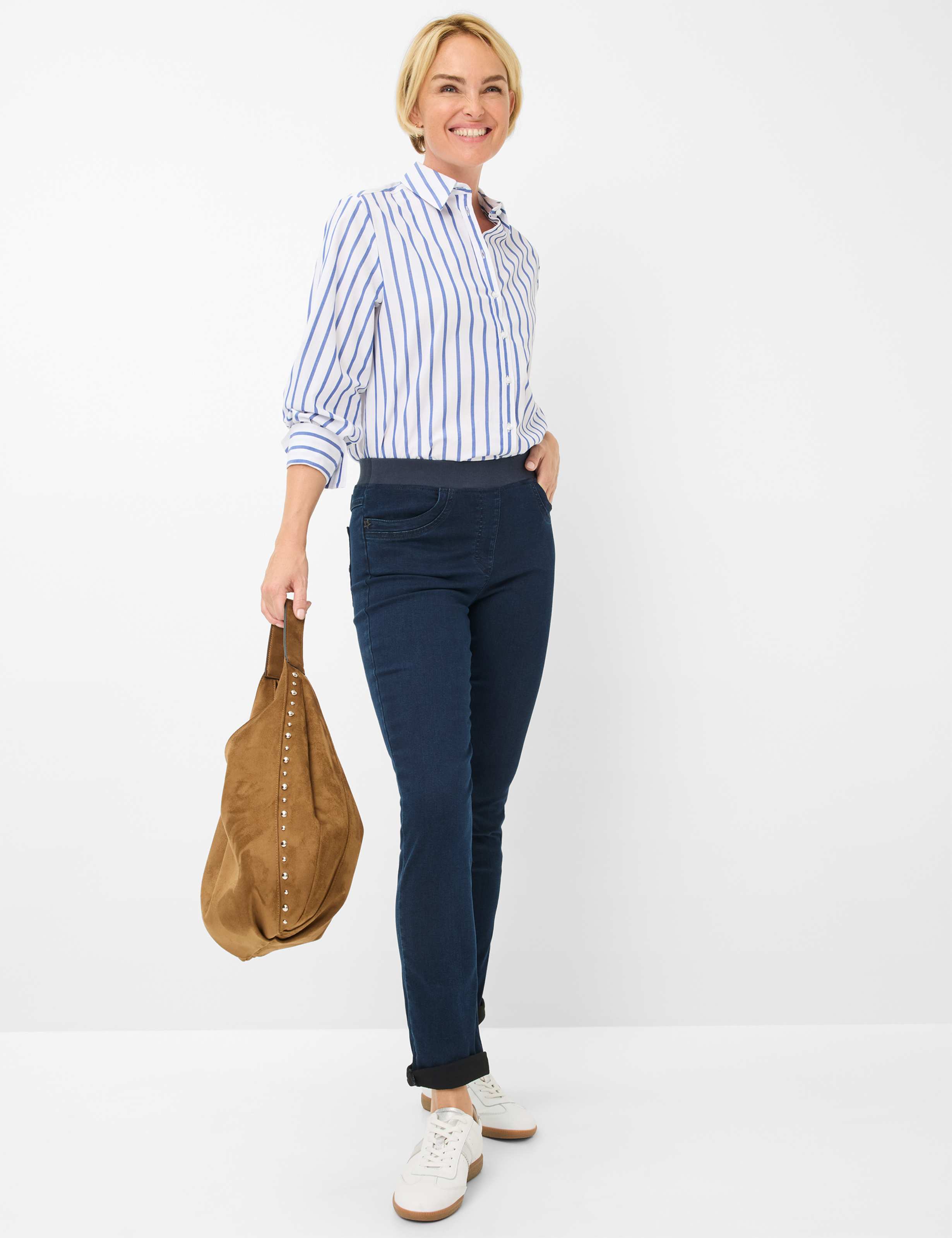 Dame Style PAMINA Mørkeblå  Model Outfit
