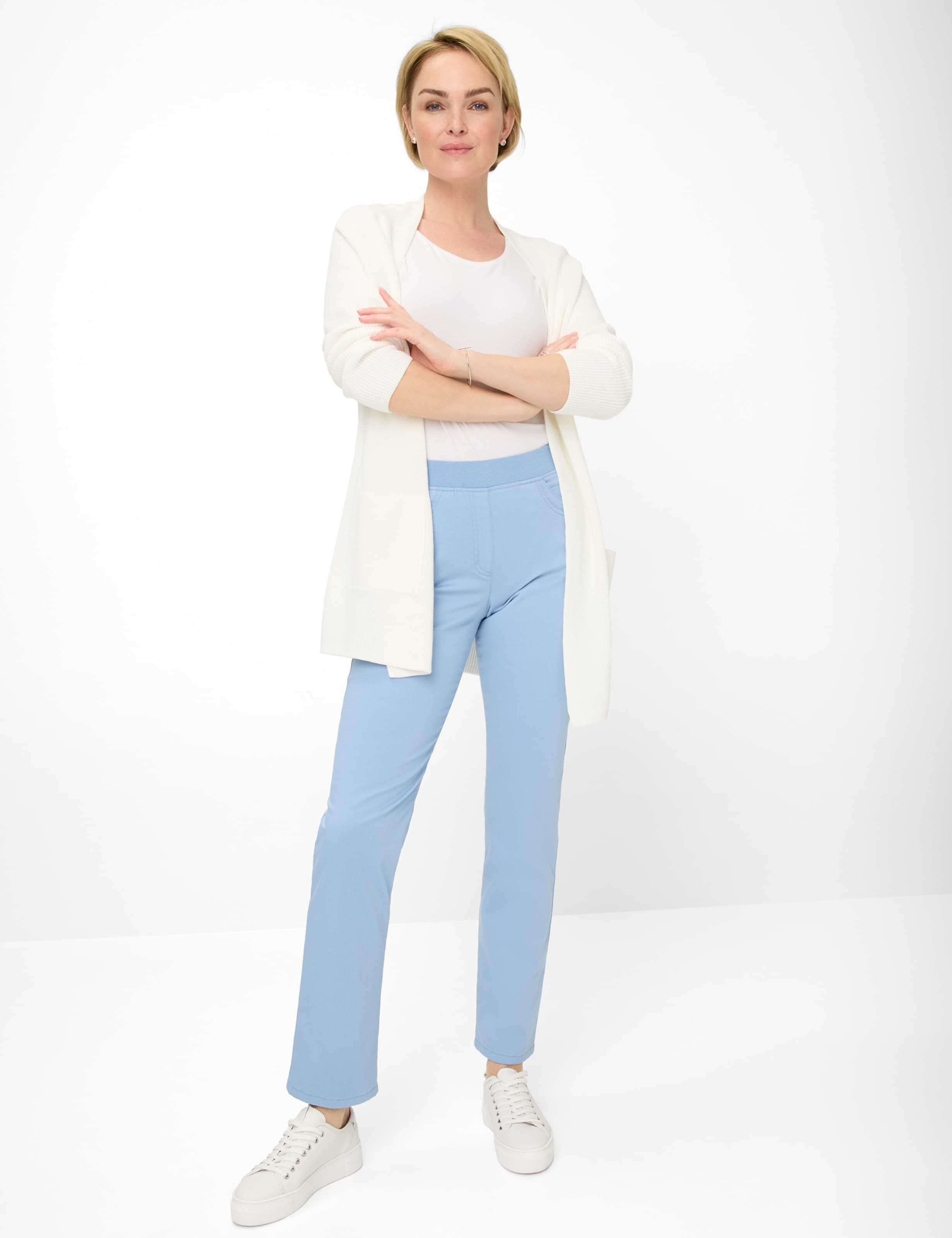 Damen Style PAMINA FUN Hellblau Slim Fit Model Outfit