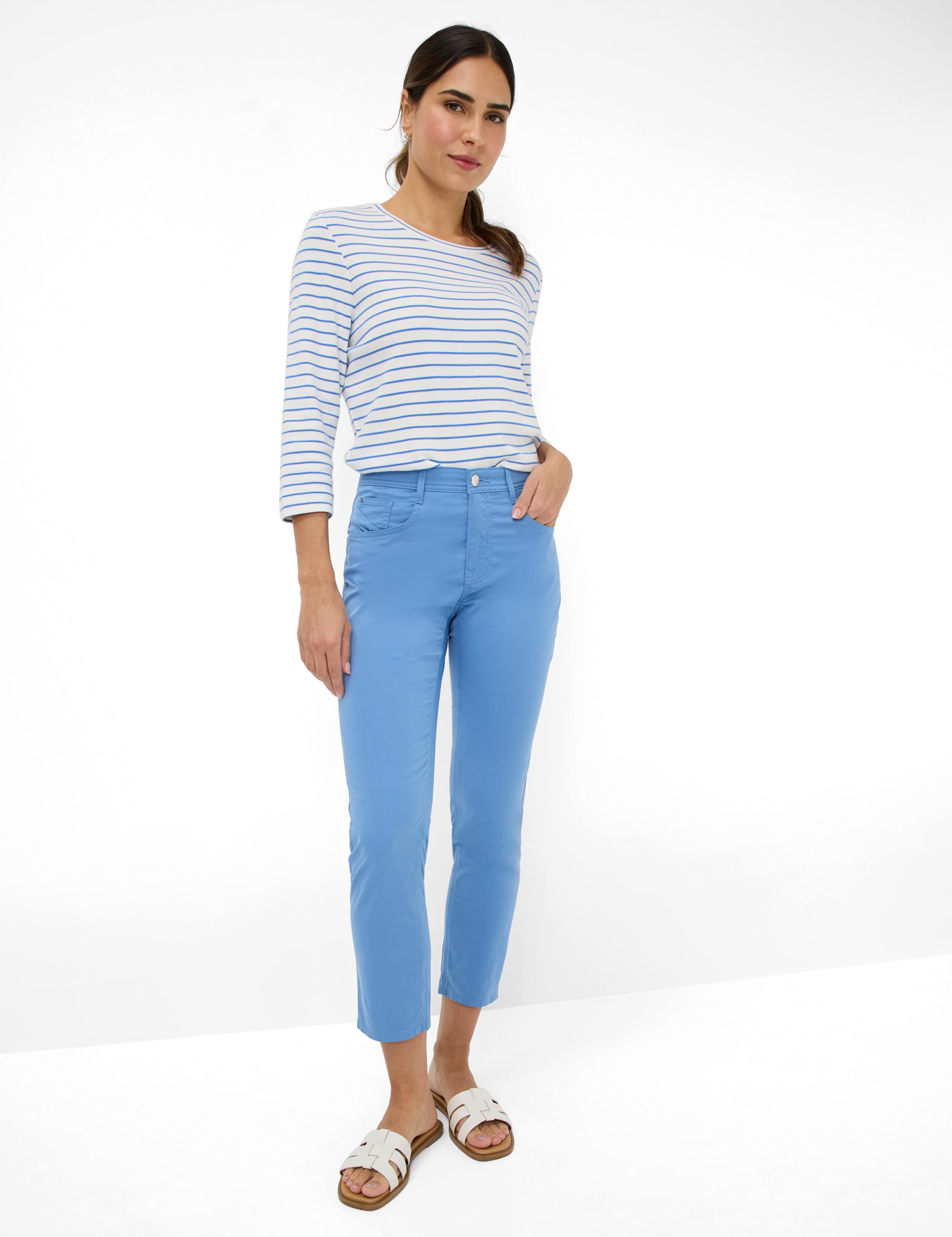 Damen Style CAROLA S Blau Feminine Fit Model Outfit