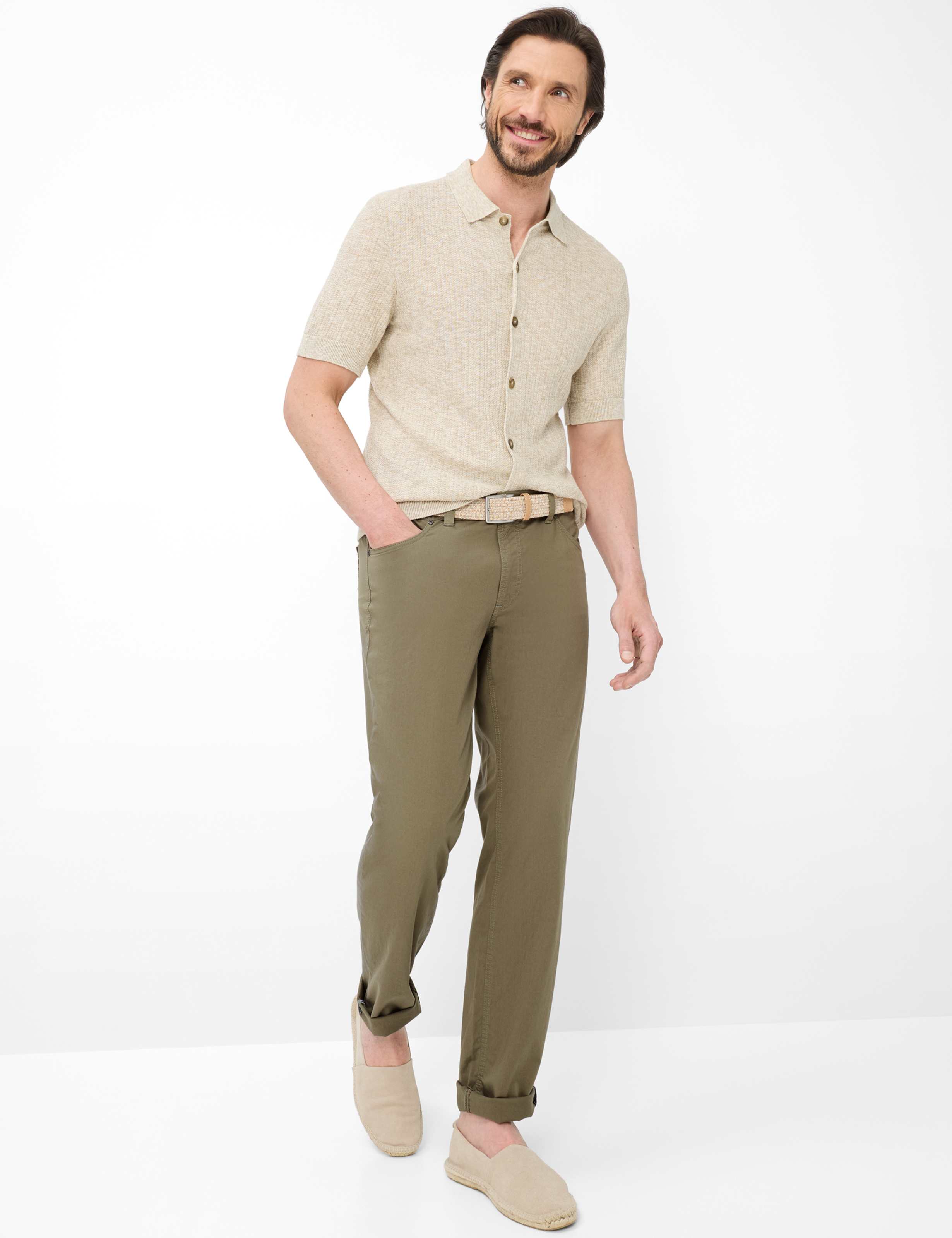 Homme Style LUKE Vert - Khaki Regular Fit Tenue du mannequin