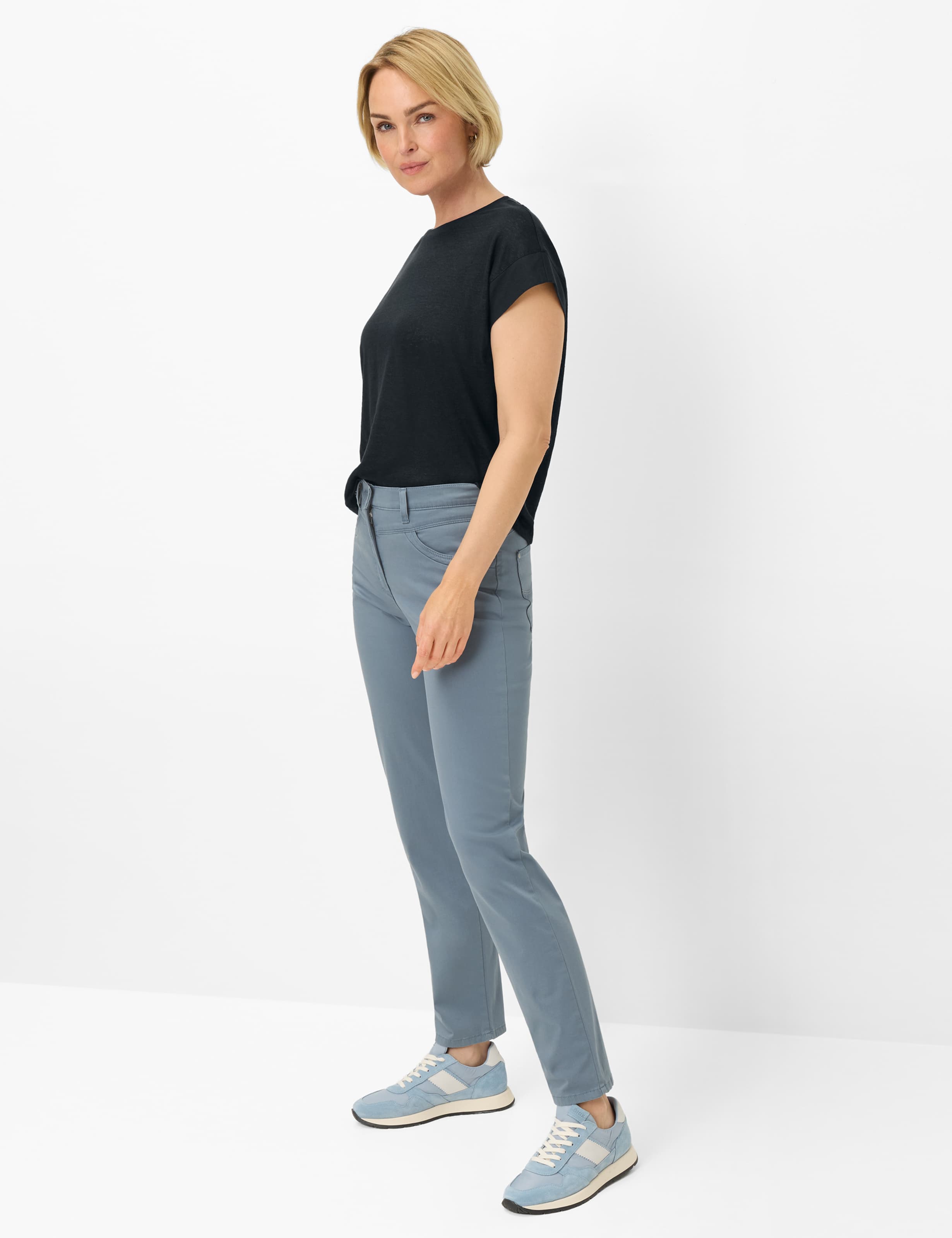 Femme Style CAREN NEW Bleu Comfort Plus Fit Tenue du mannequin