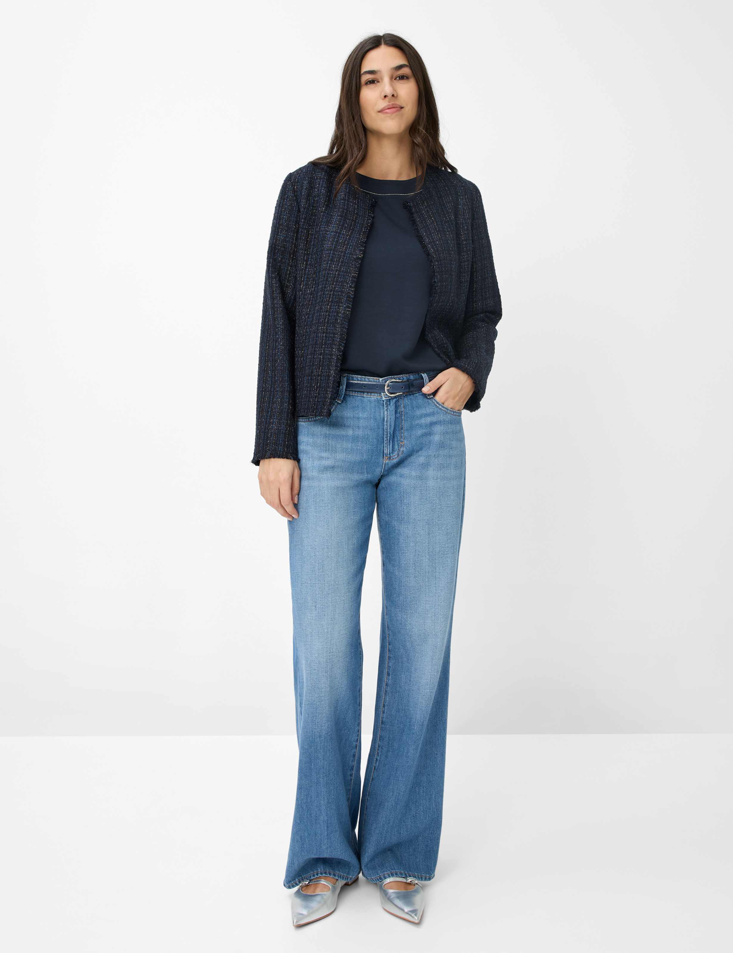 Femme Style BAILEE Bleu Foncé  Tenue du mannequin