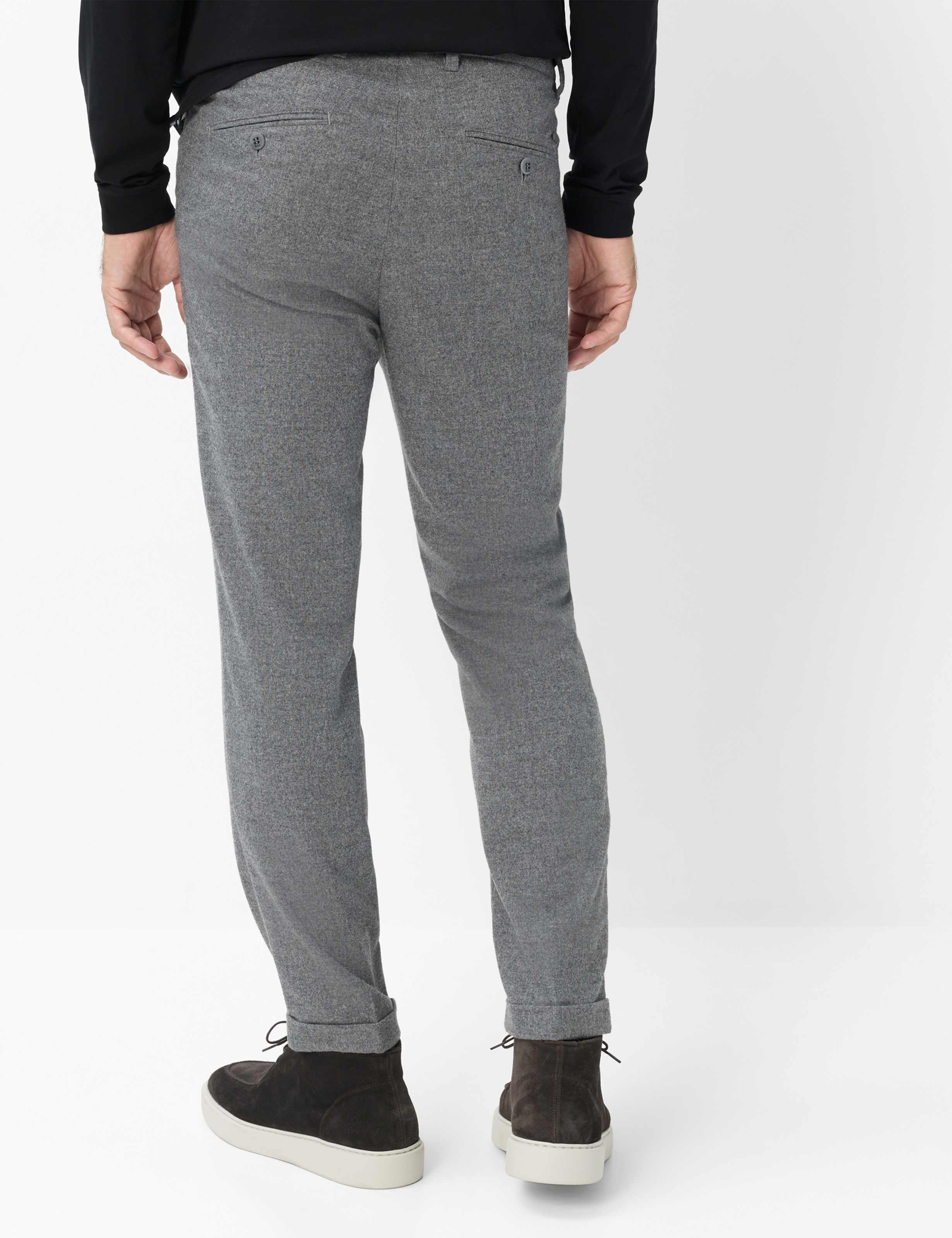 Herren Style TINO Hellgrau Tapered Fit Model Rueck