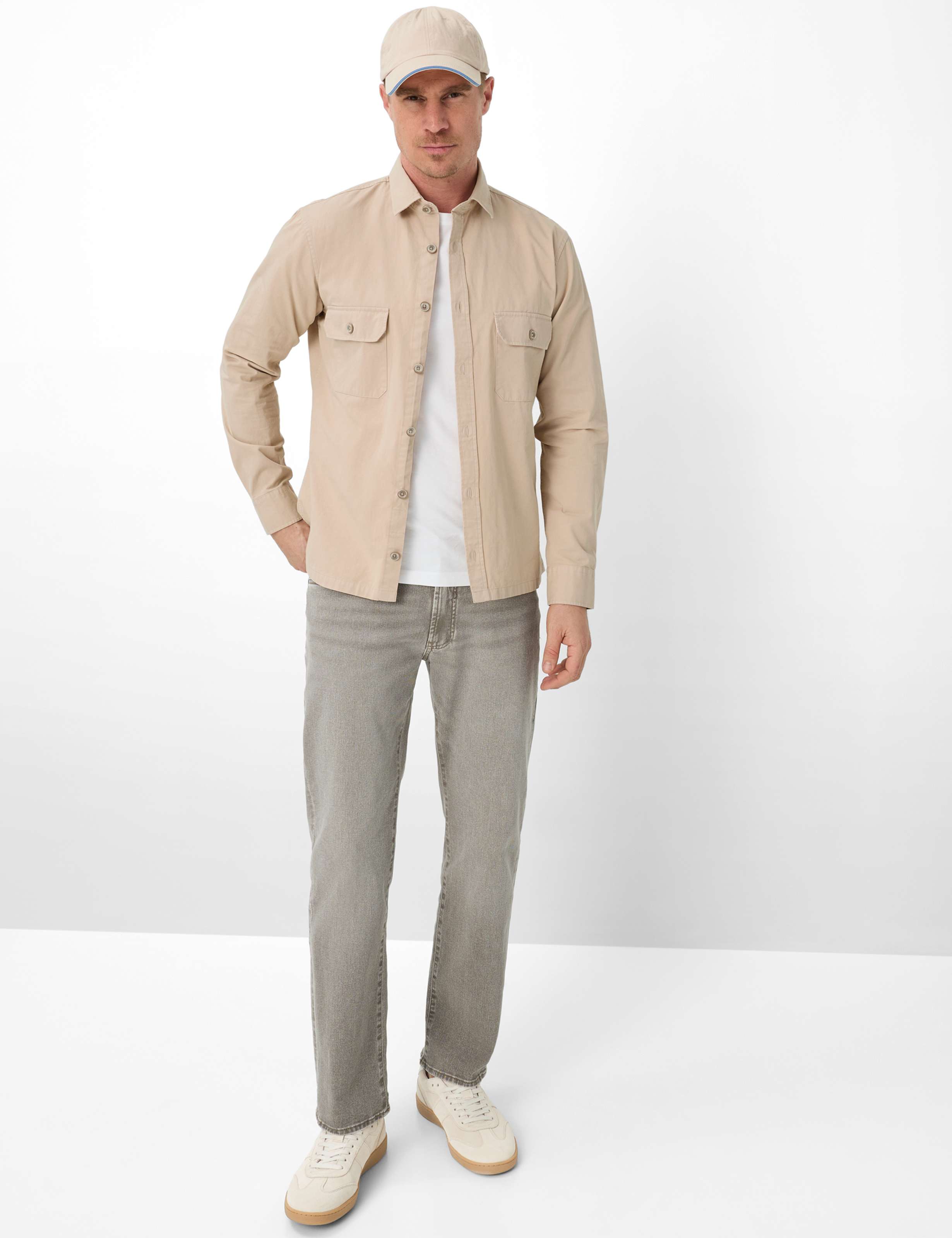 Homme Style KAY Beige  Tenue du mannequin