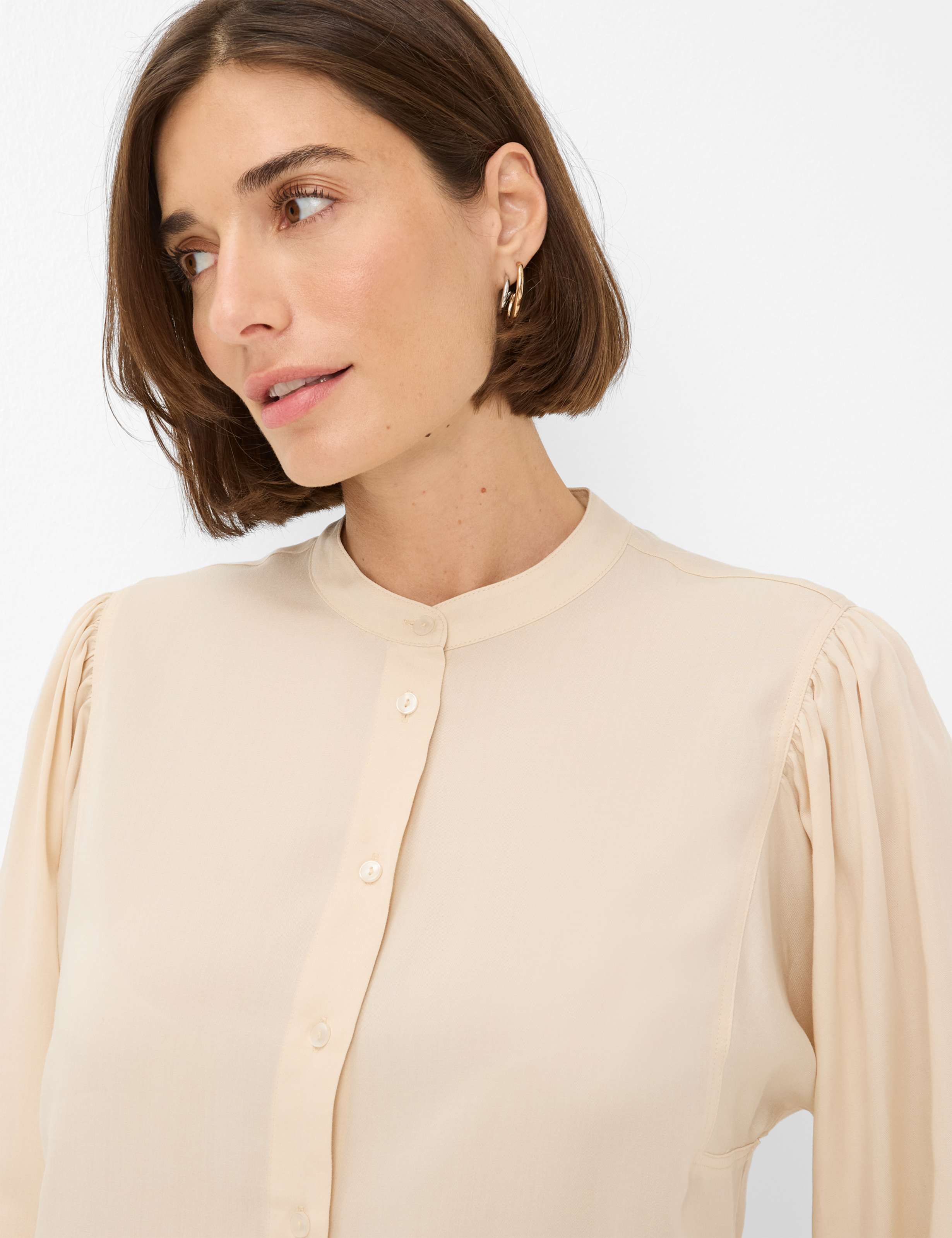 Women Style VALERIA Cream White  Detail 2