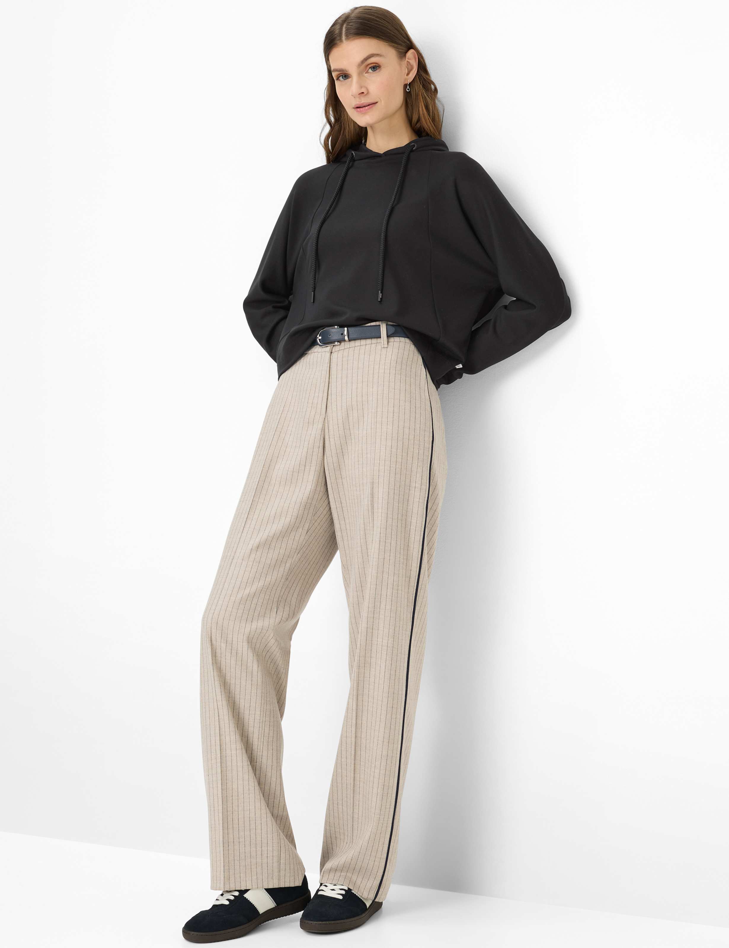 Dame Style MAINE Lysbeige Wide Leg Model Outfit