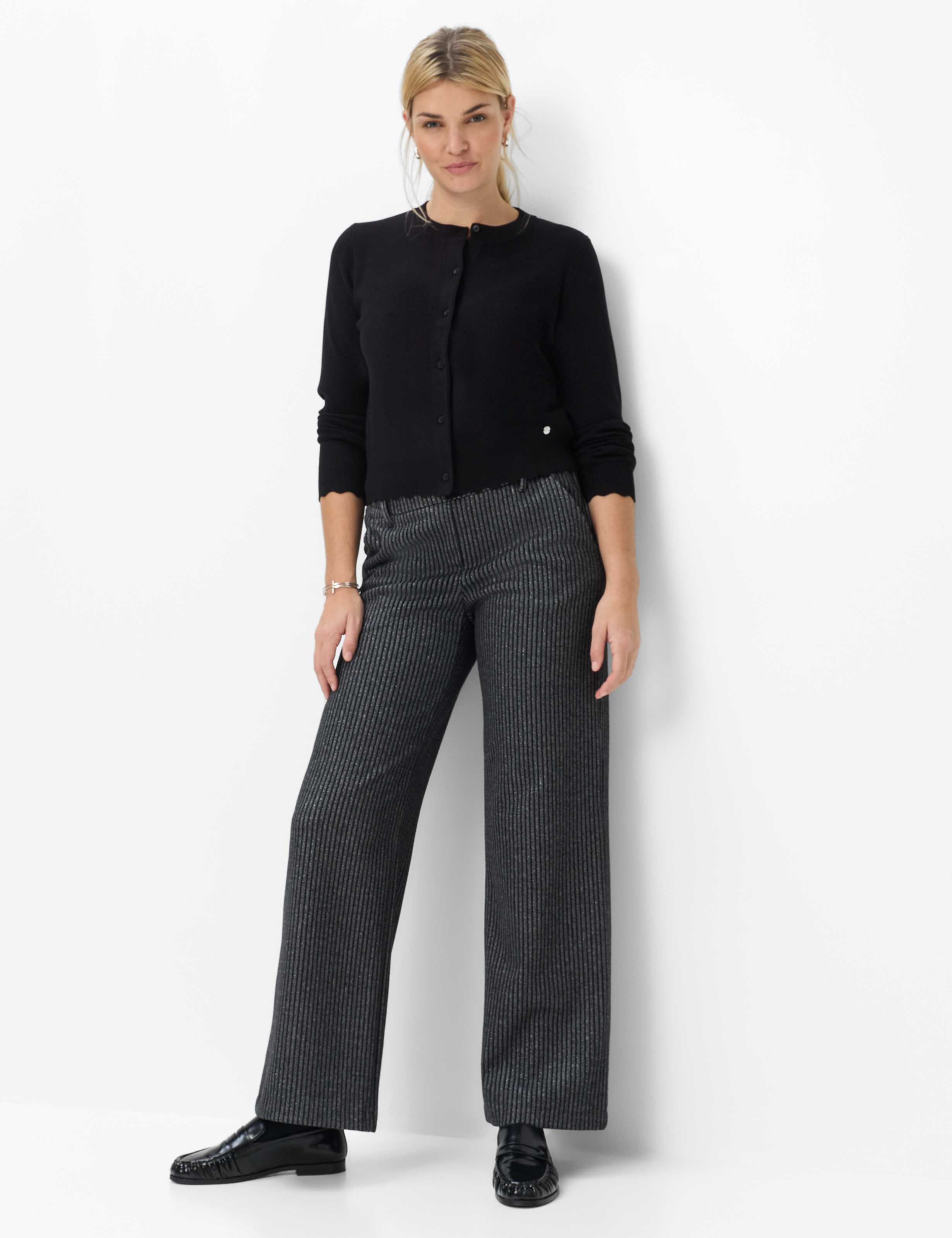 Damen Style ANN Schwarz  Model Outfit