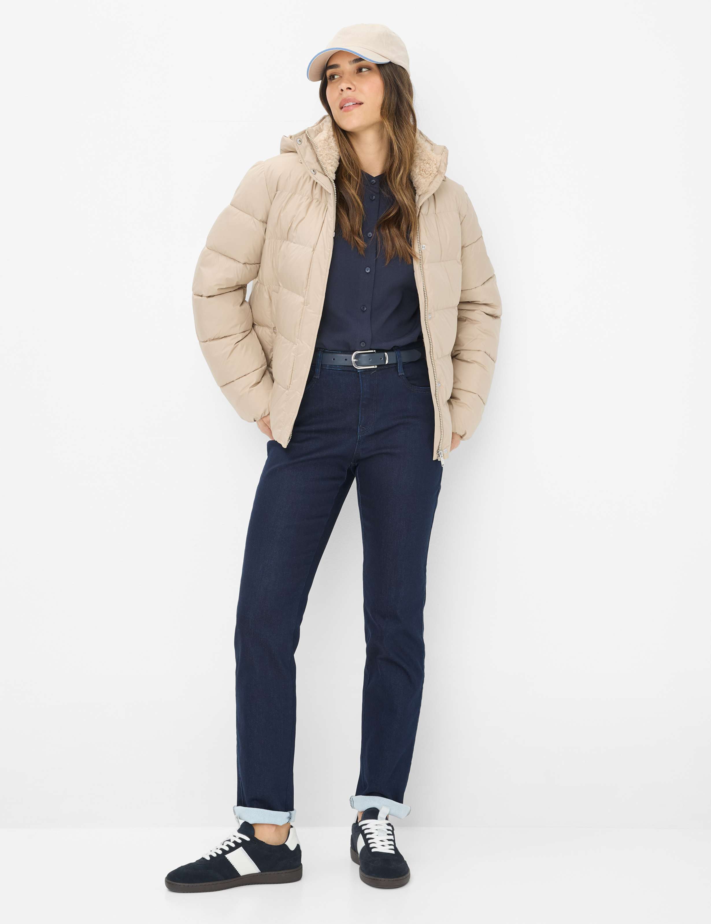 Damen Style MARY Denim Dunkelblau Regular Fit Model Outfit