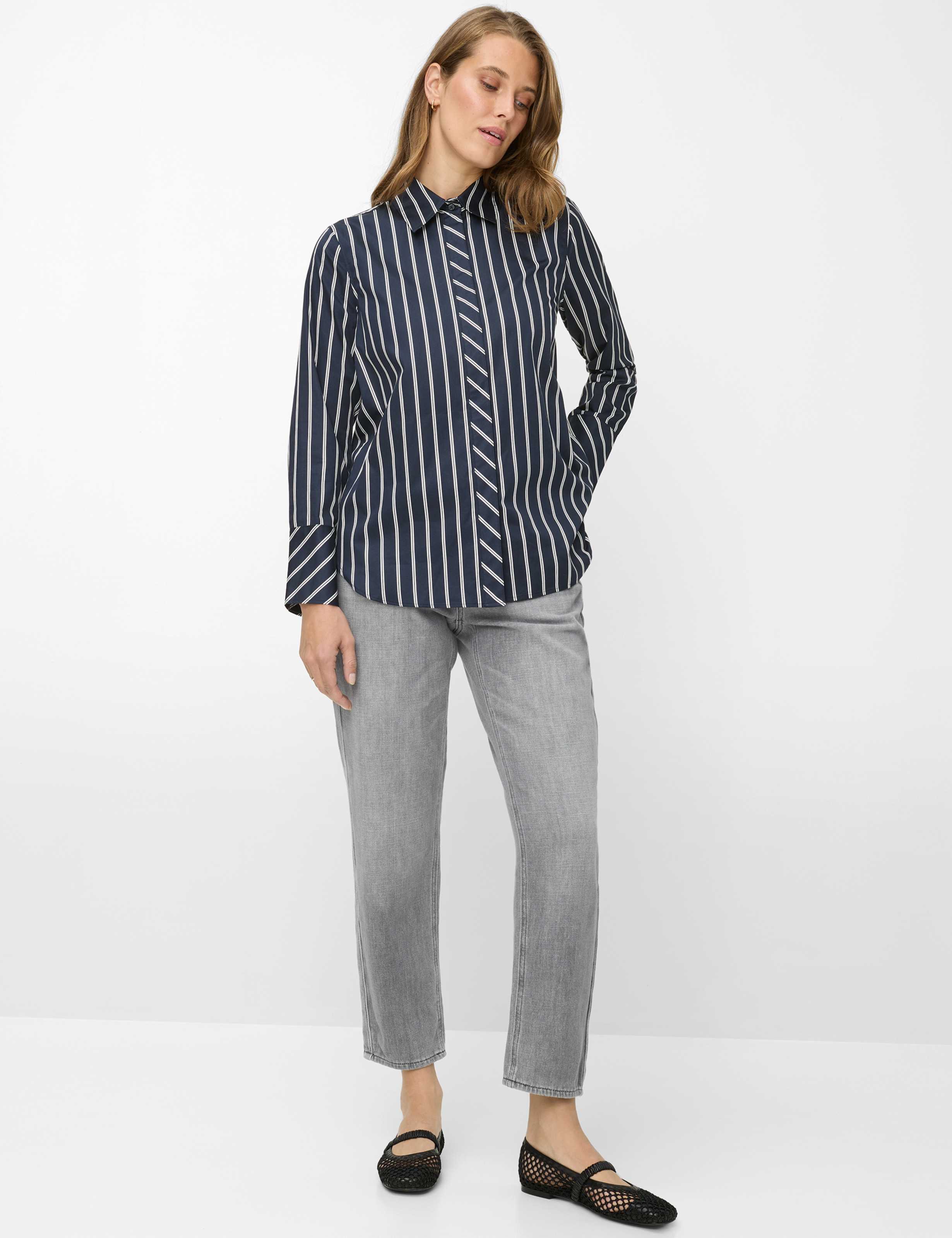 Femme Style VIKI Bleu Foncé  Tenue du mannequin