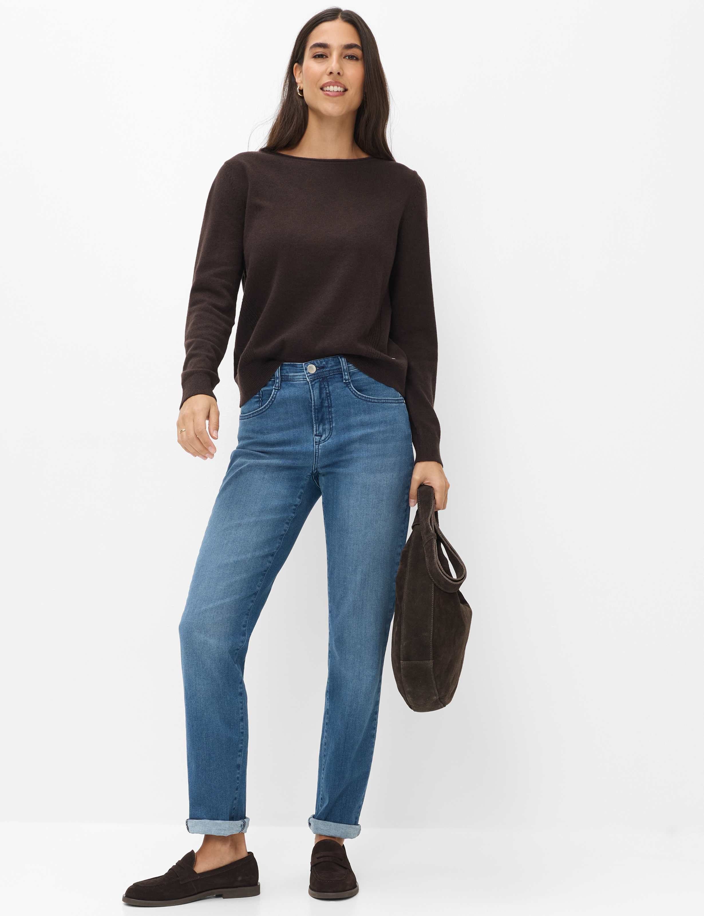 Femme Style CAROLA Denim Bleu Feminine Fit Tenue du mannequin