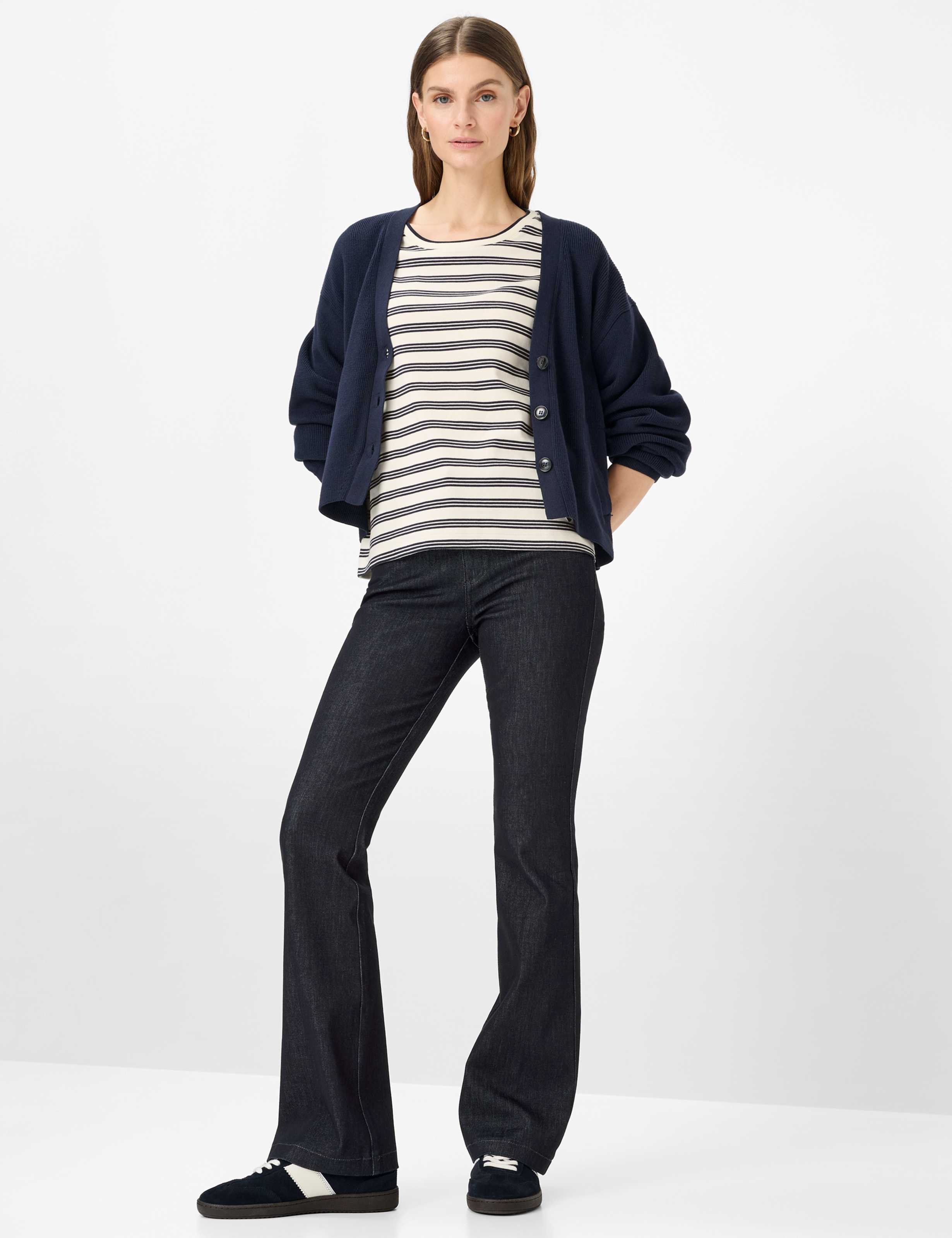 Damen Style CIRA S Dunkelblau  Model Outfit