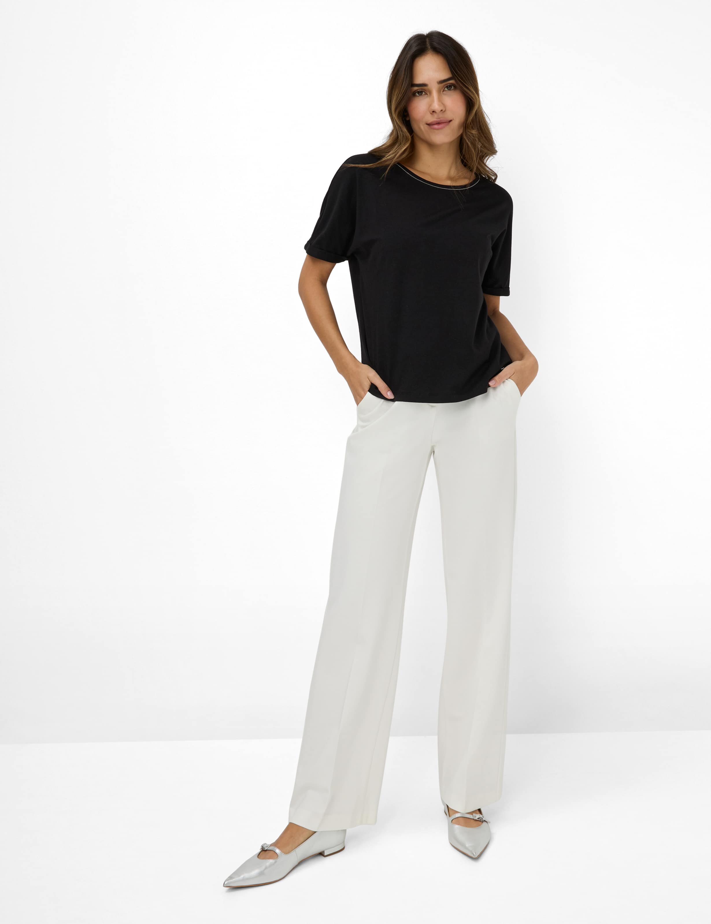 Damen Style CAELEN Schwarz  Model Outfit