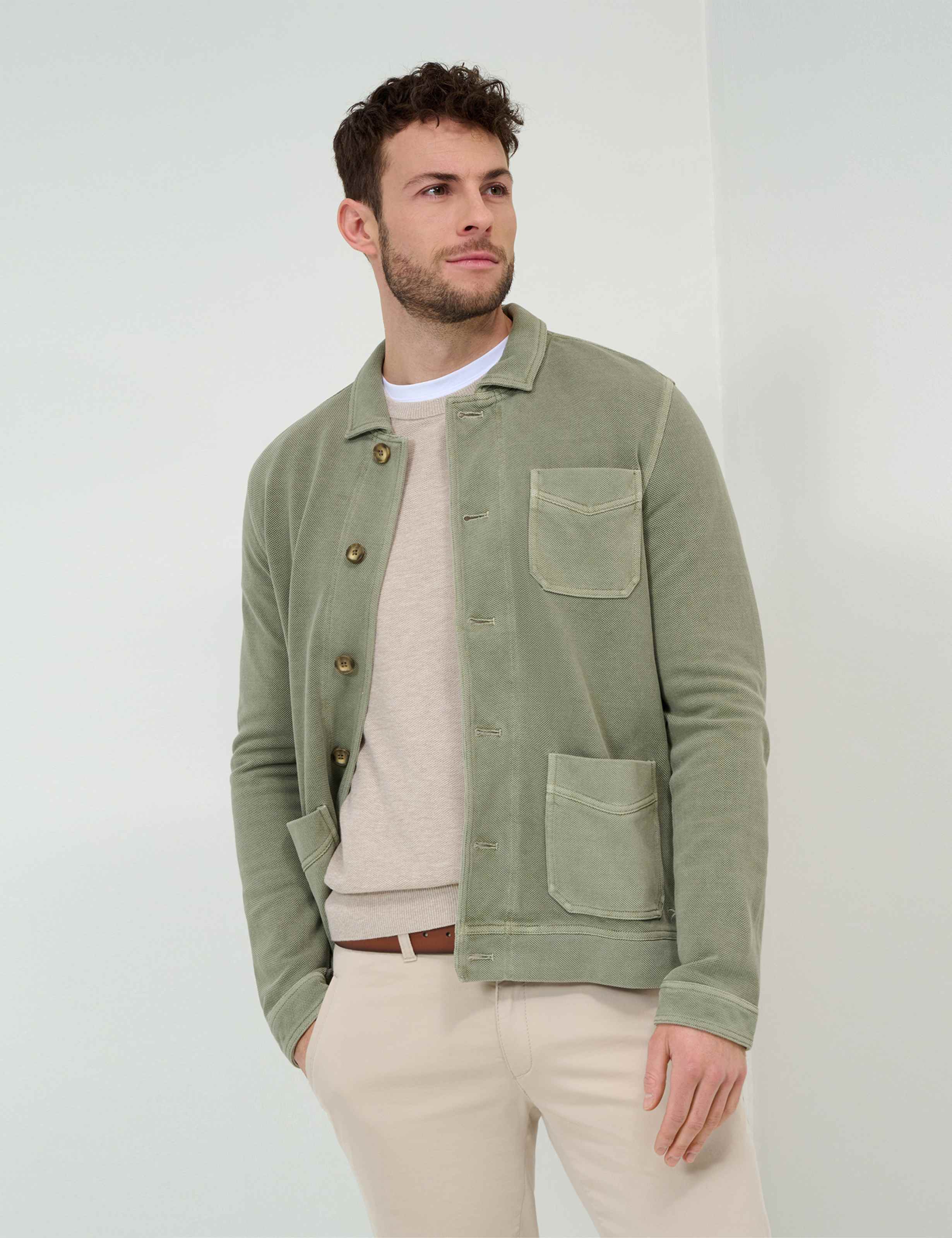 Men Style SANTIAGO green tea  Model Front