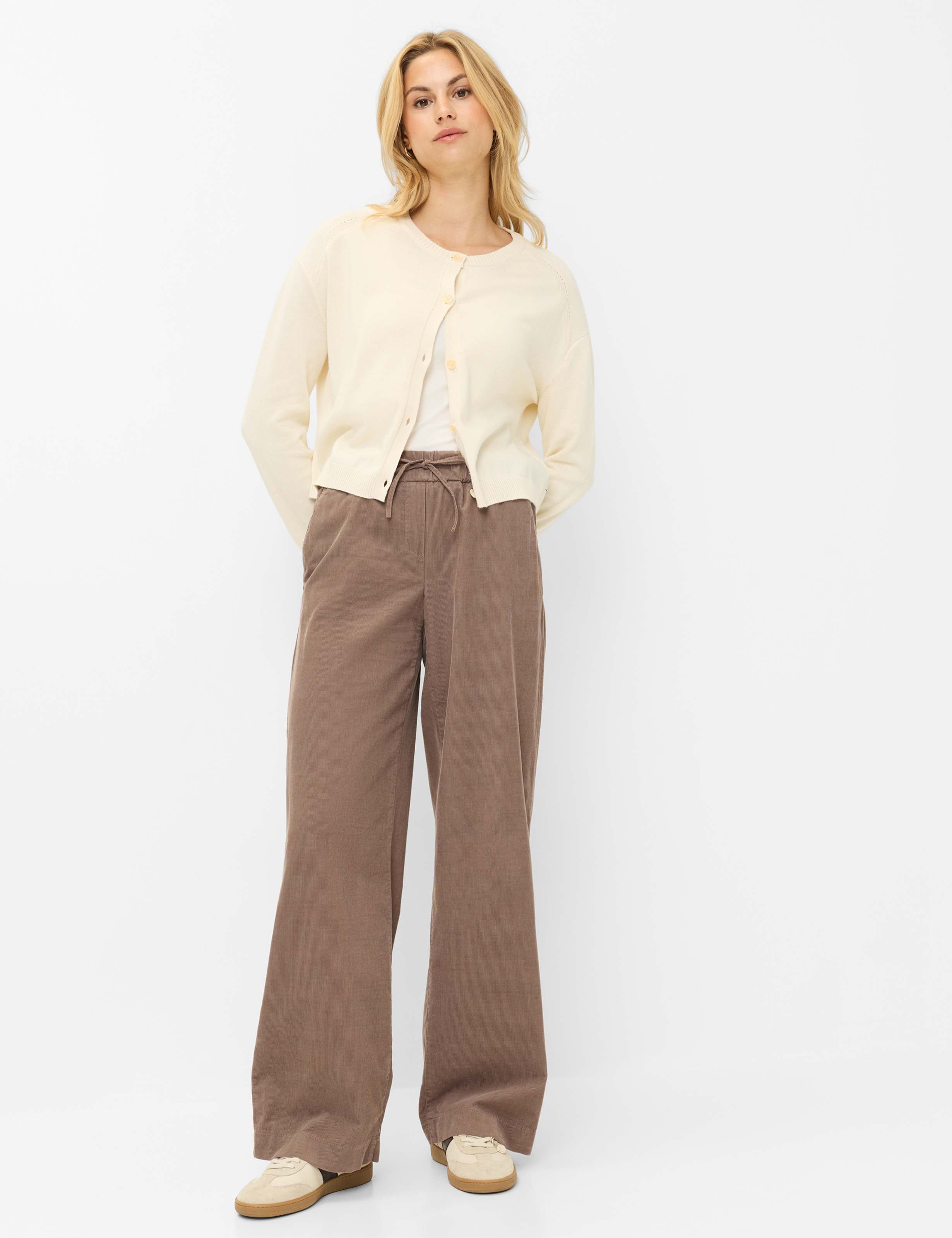 Dames Style MAINE Bruin Wide Leg Model outfit