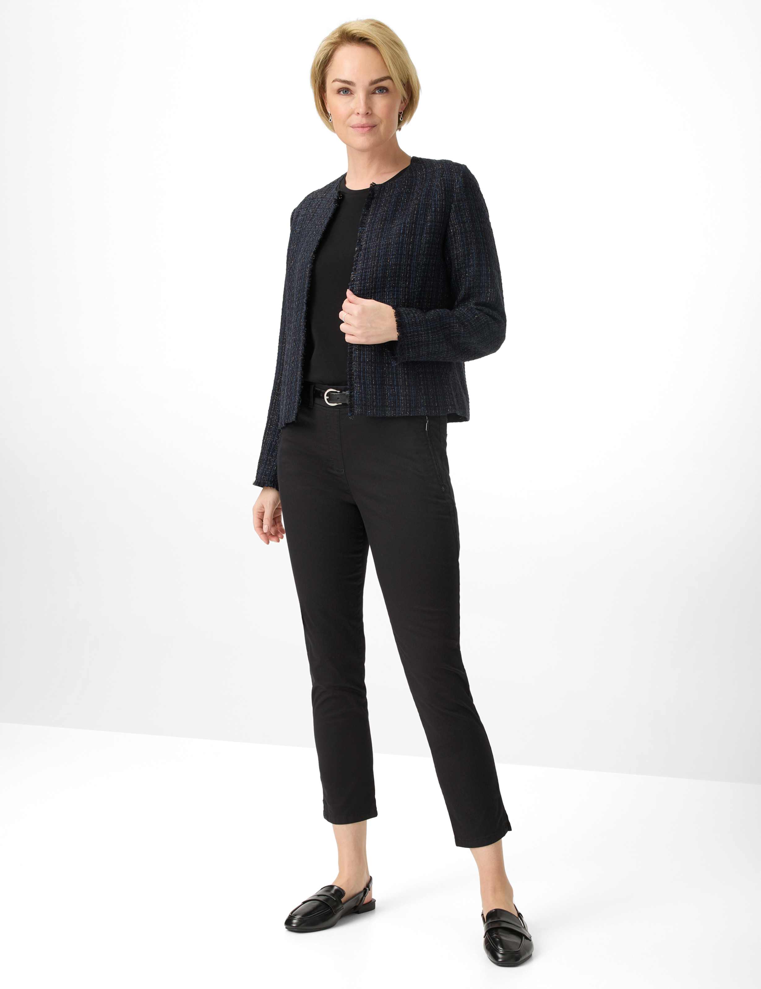 Femme Style LAVINA ZIP 6/8 Noir Super Slim Fit Tenue du mannequin